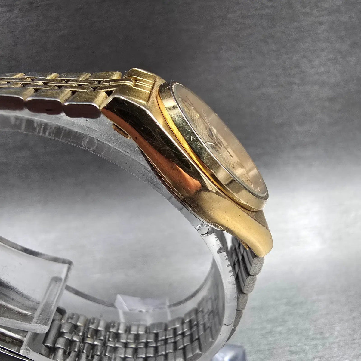 Seiko SQ Watch Women 23mm Gold Dial Gold Tone Daydate Round 2A23-0029 New Batt3