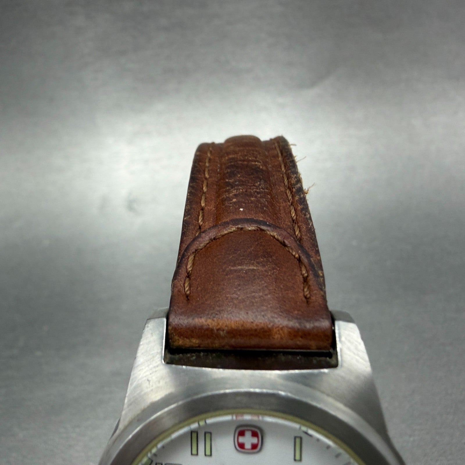 Wenger Watch Women 31mm White Dial Stainless Steel Date Round 7292X New Batt4