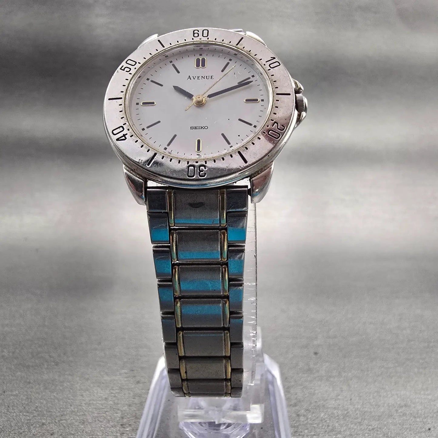 Seiko Avenue Watch Women 28mm White Dial Silver Tone Round 1F21-0D10 New Batt LP5