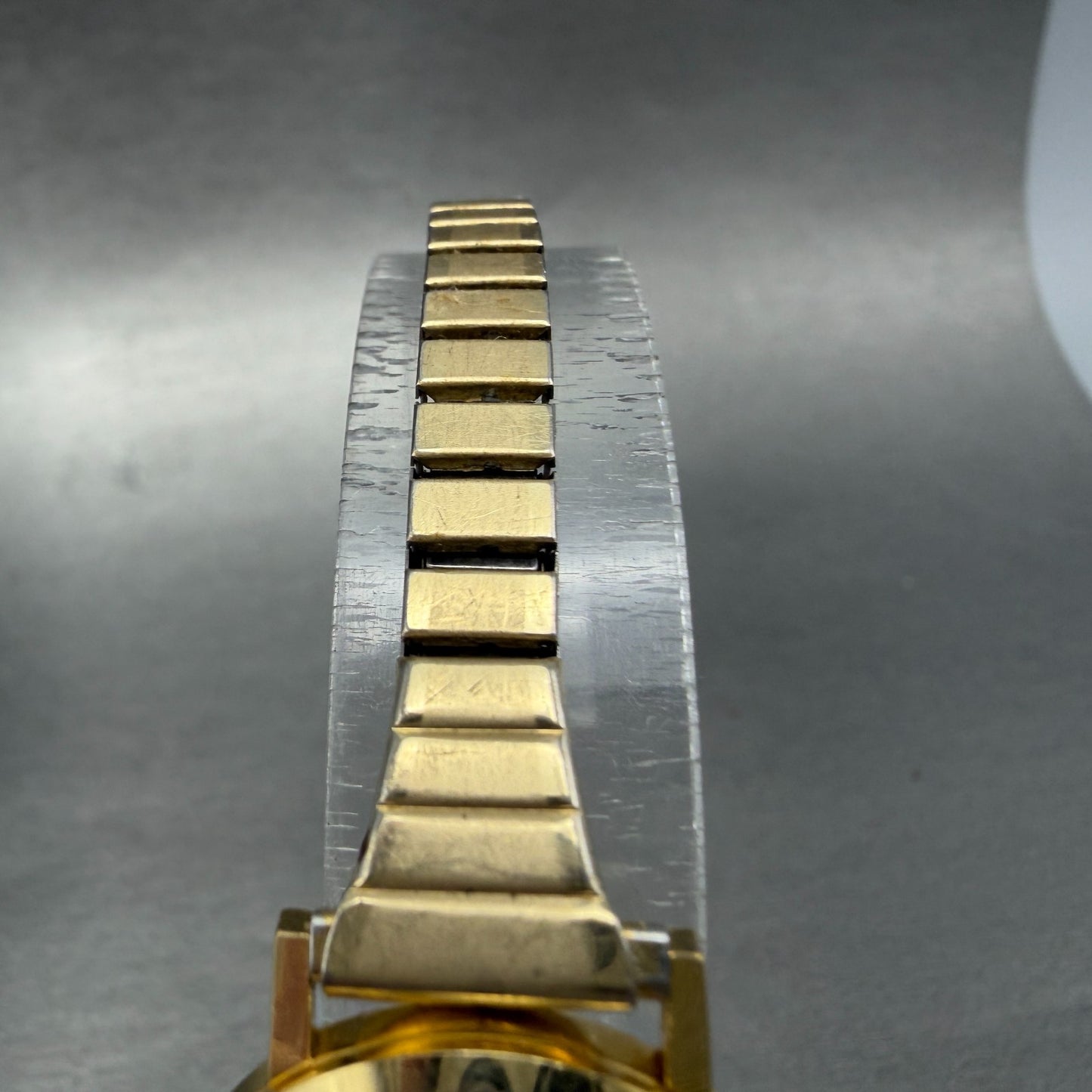 Bulova Watch Women 24mm Champagne Dial Gold Tone Round 84363 New Battery4