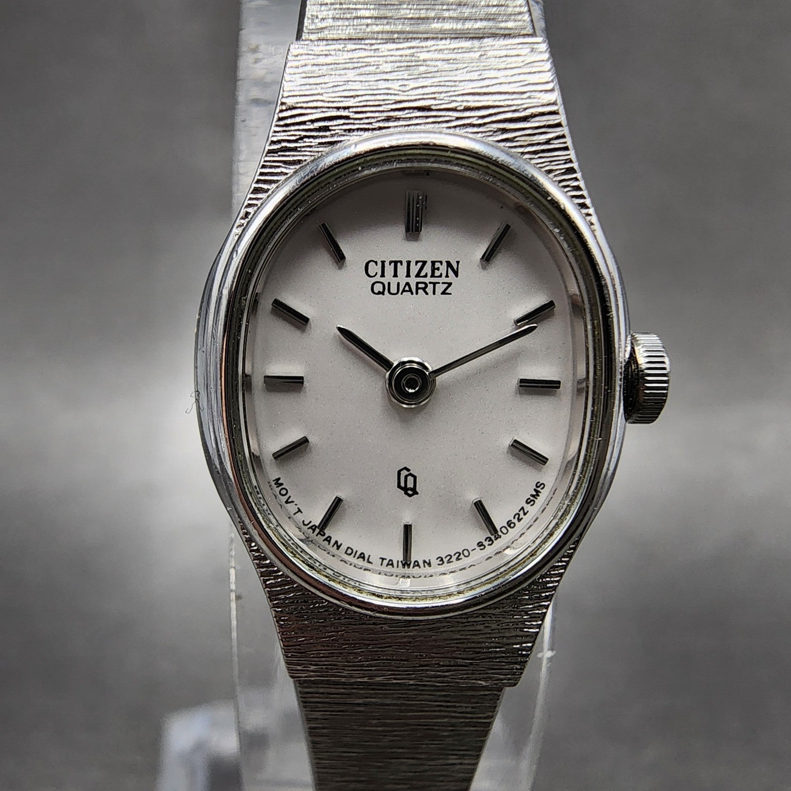 Citizen CQ Watch Women 17  White Dial Silver Tone Oval 3220S09532 New Battery1