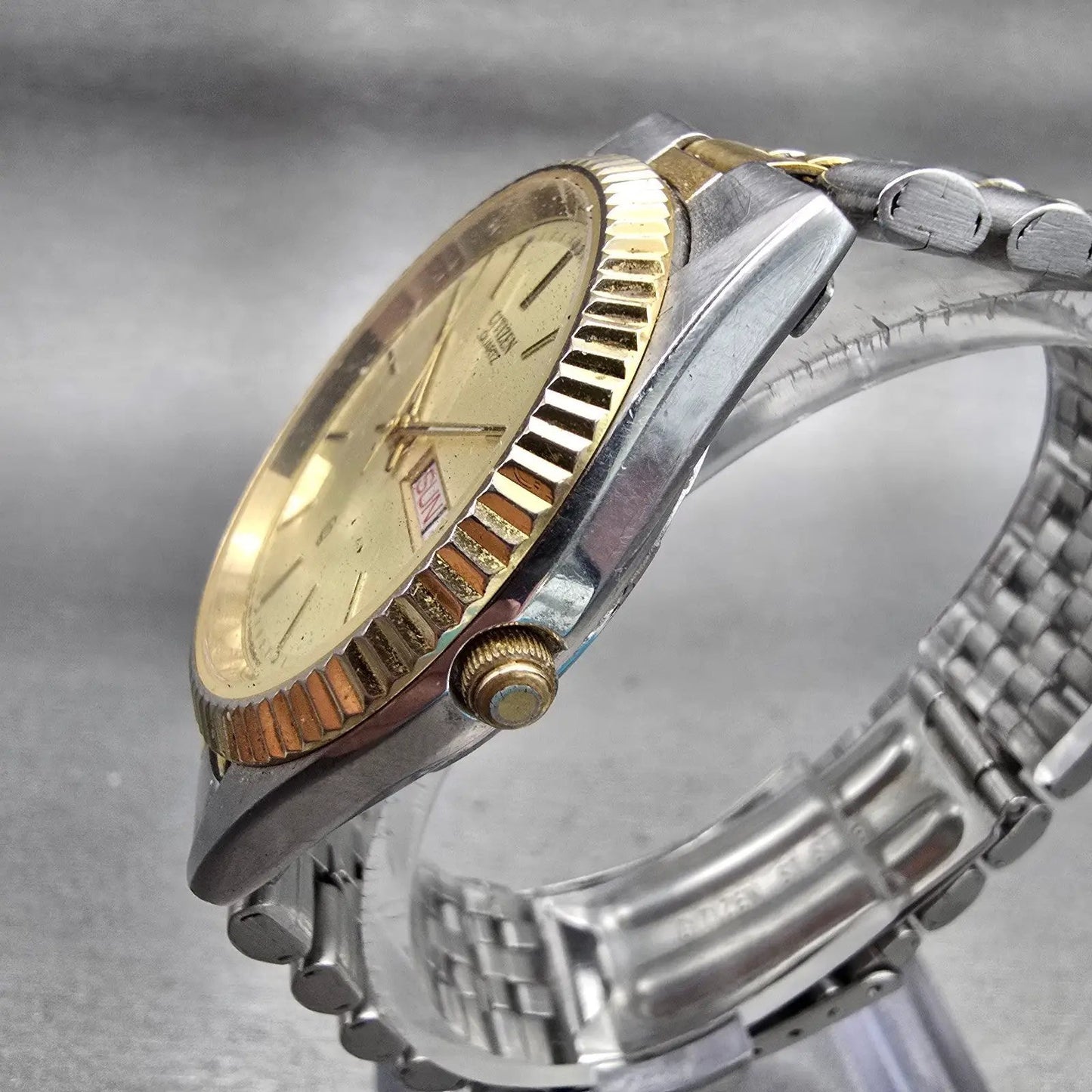 Citizen CQ Watch Men 34mm Champagne Dial Two Tone Daydate 6100-R00405 New Batt2