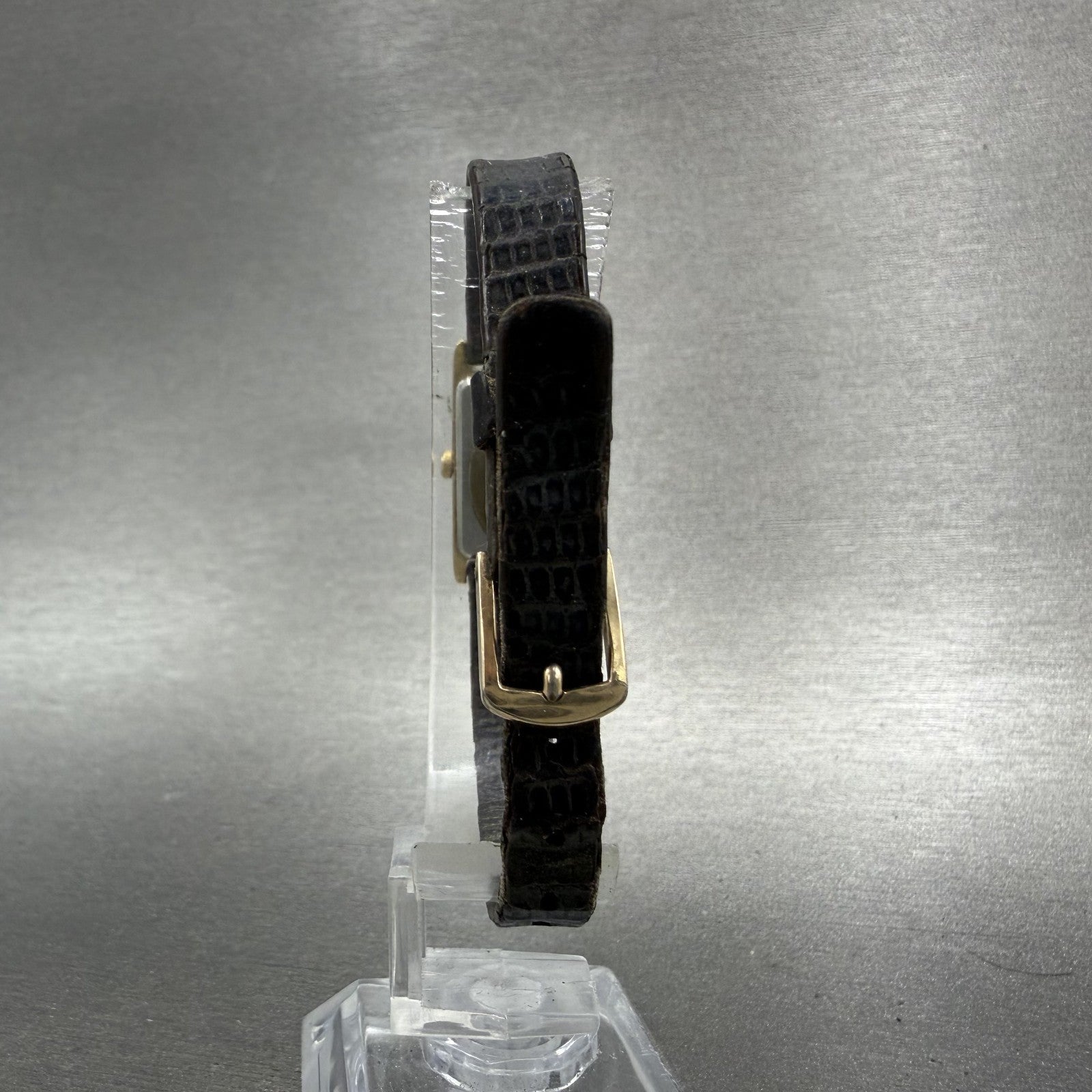 Seiko Tank Watch Women 12mm Champagne Dial Gold Tone 2E205239 New Battery7