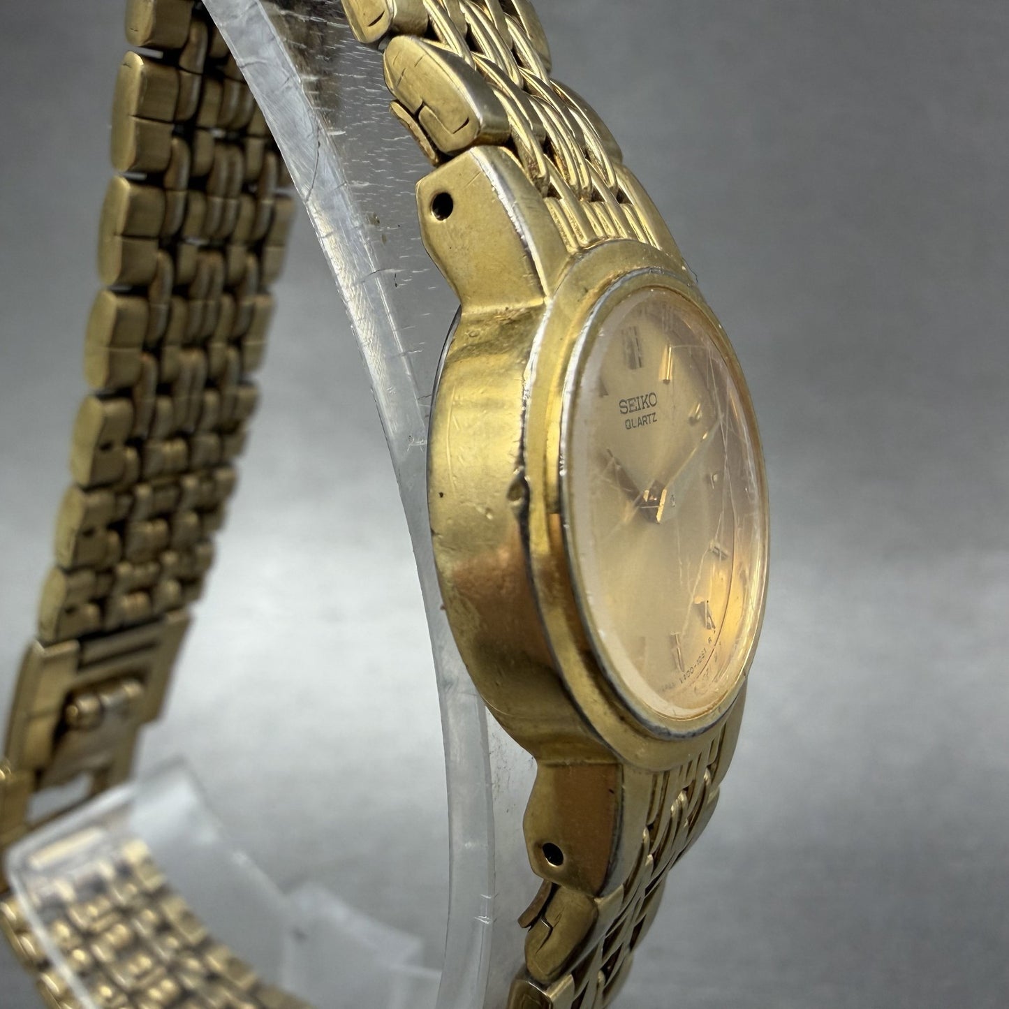 Seiko Watch Women 20mm Champagne Dial Gold Tone Round V400-0368 New Battery3