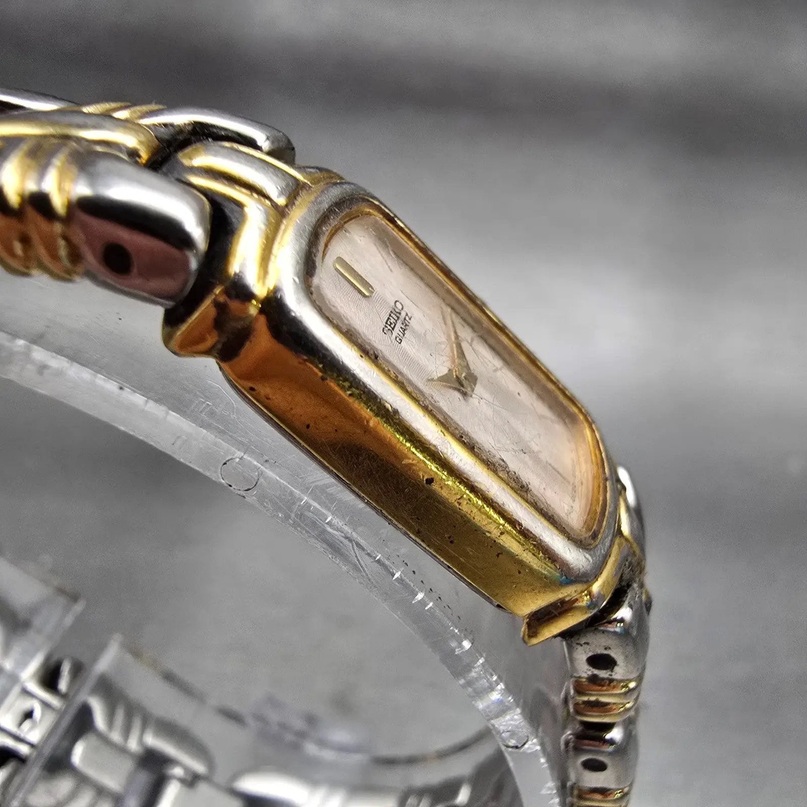 Seiko Watch Women 13mm MOP Dial Two Tone Rectangle 2E20-7049 New Battery Vintage3