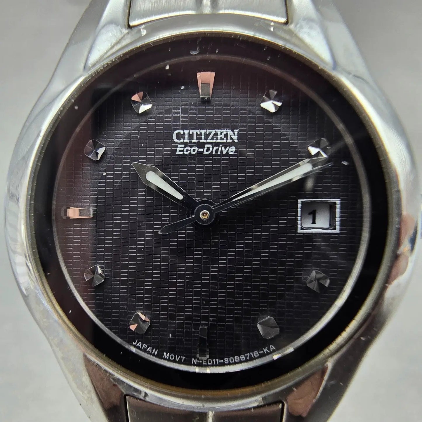 Citizen Eco-Drive Watch Women 26mm Black Dial Silver Tone Date E011-S058503 Runs1