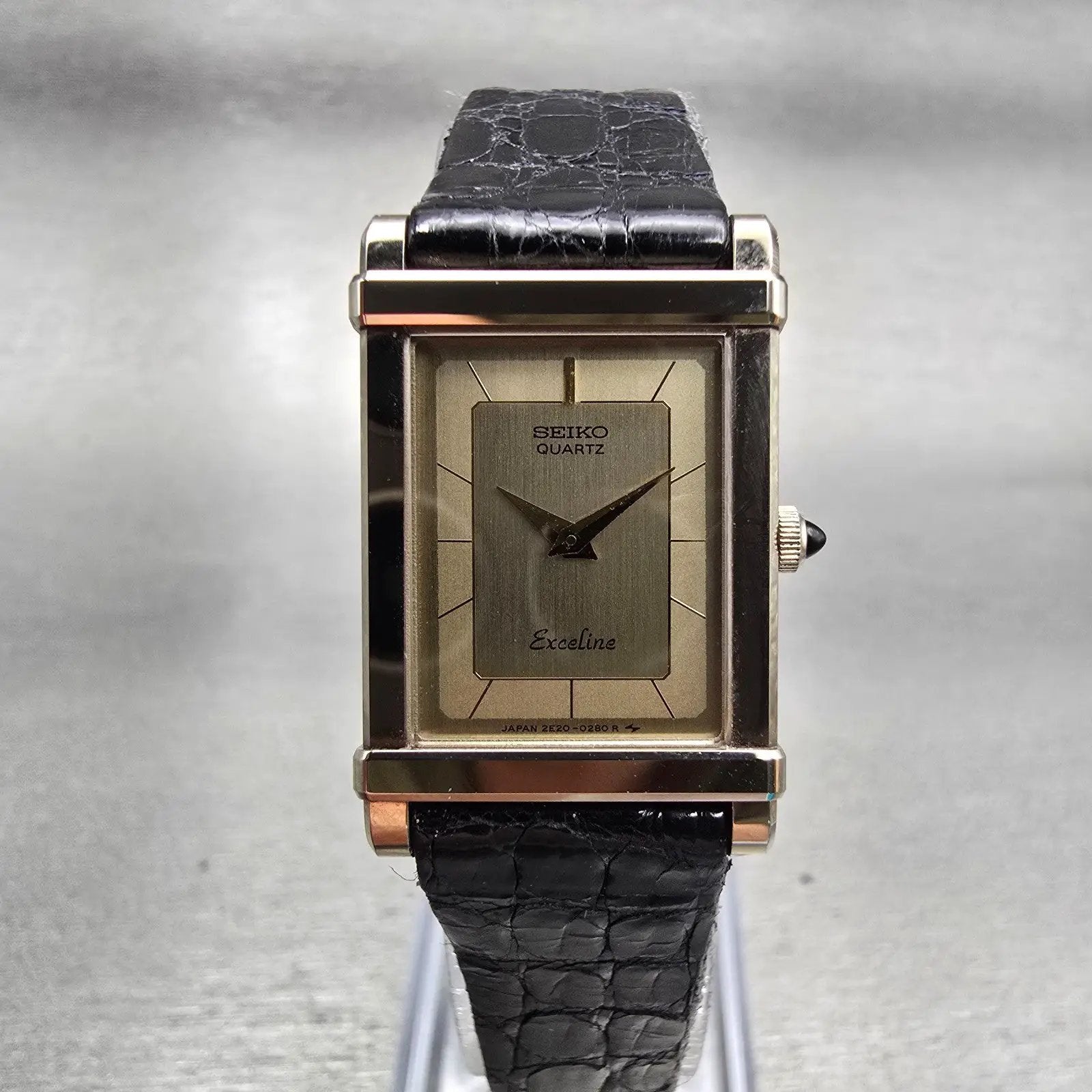 Seiko Exceline Watch Women 18mm Gold Dial Gold Tone Rectangle 2E20-5190 New Batt0