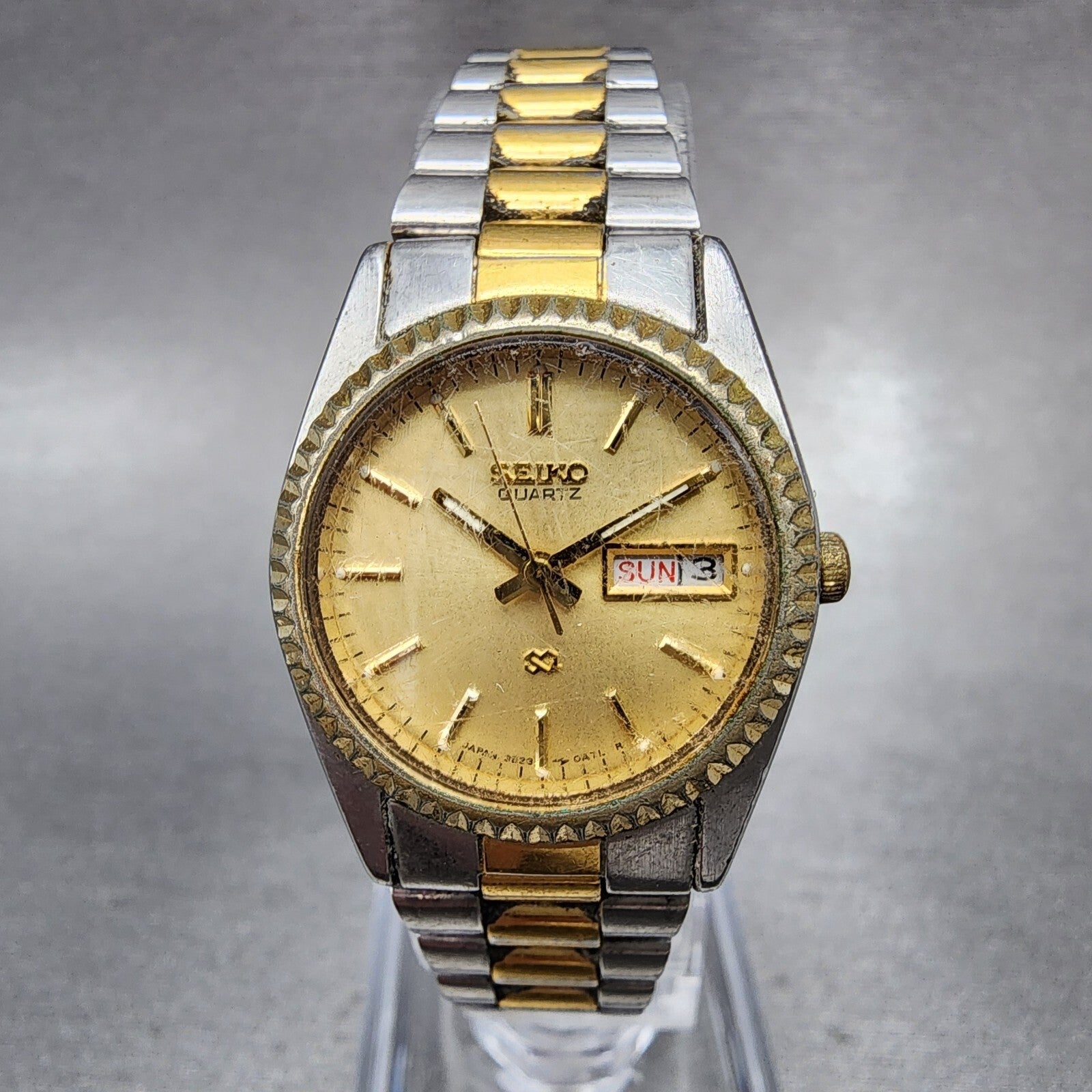 Seiko SQ Watch Women 24mm Gold Dial Two Tone Daydate Round 3E230A60 New Battery0