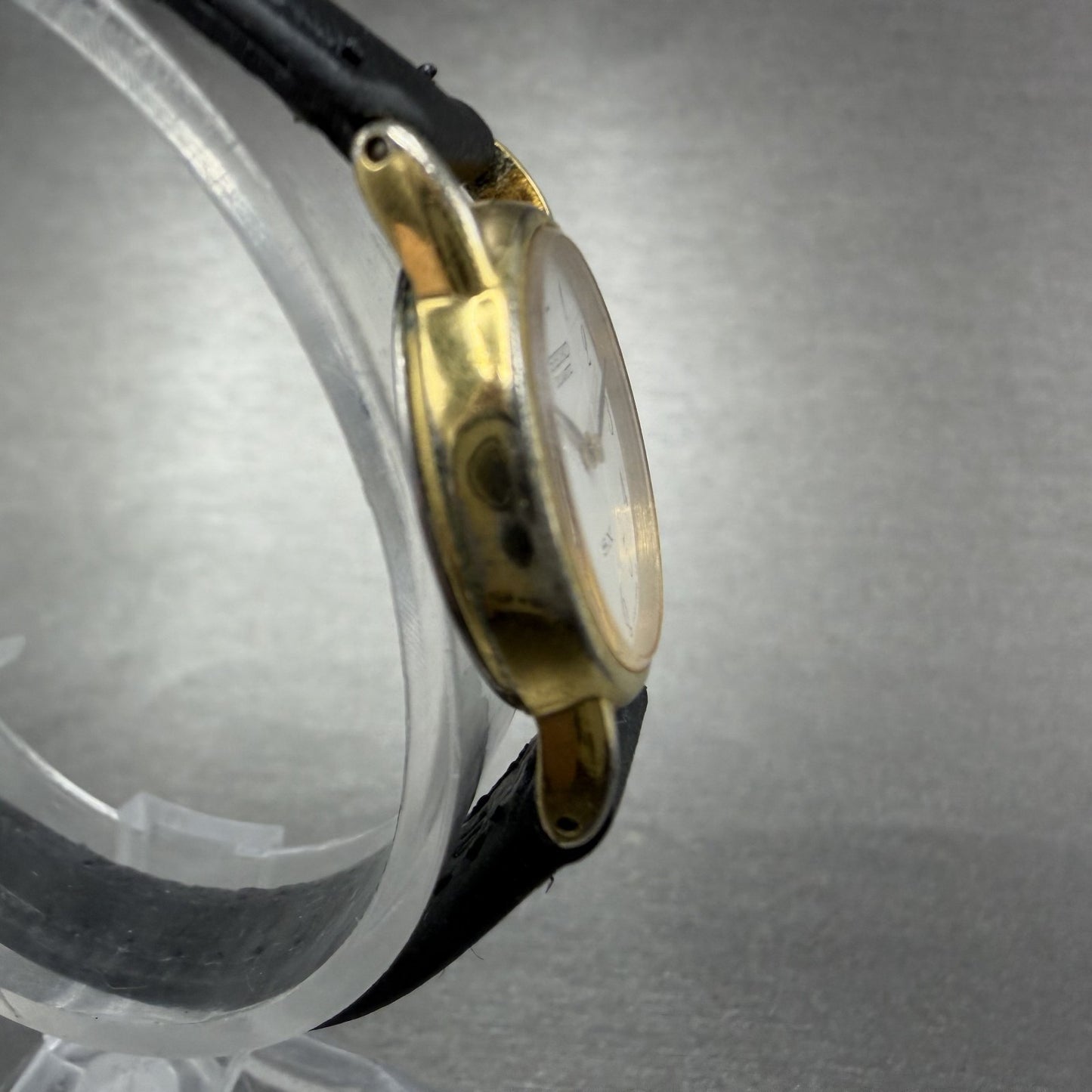 Seiko SX Watch Women 20mm White Dial Gold Tone Round 2Y00-0A10 New Battery AKKOE4