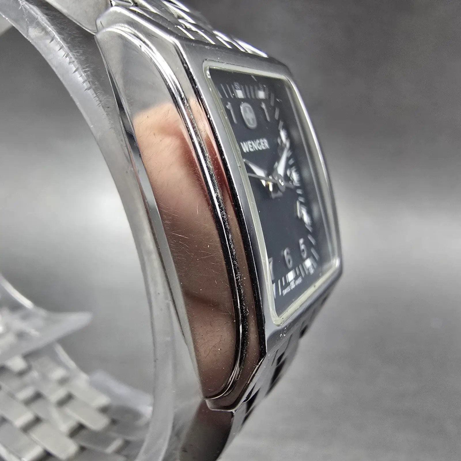 Wenger Swiss Military Tank Watch Women 20mm Black Dial Silver Tone 7511X NewBatt3