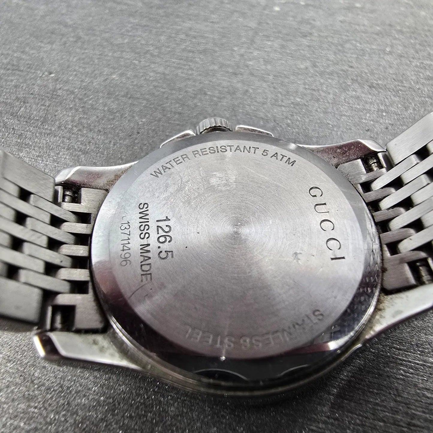 Gucci Watch Women Silver Dial Stainless Steel Date Round 126.5 New Battery9