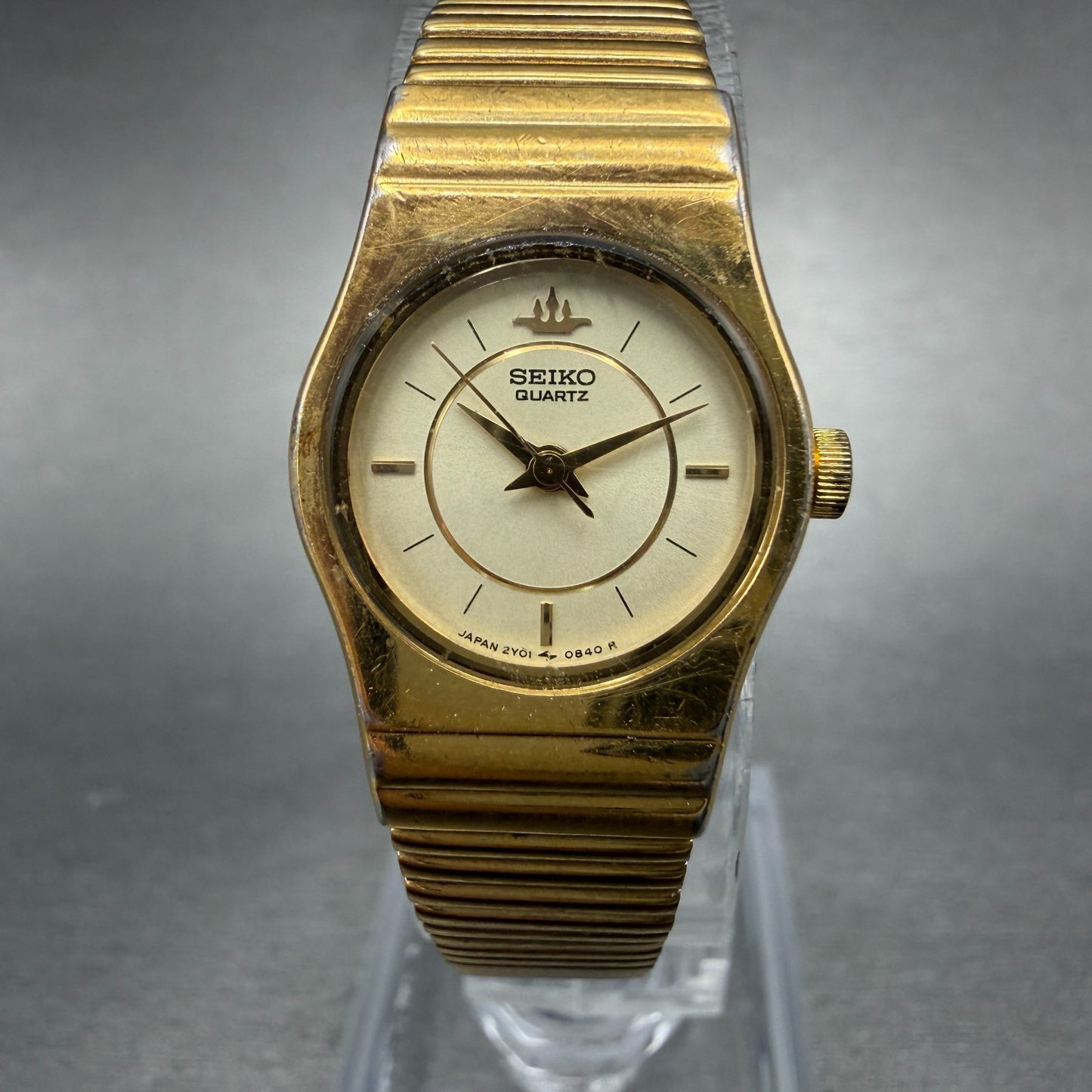 Seiko Watch Women 18mm Champagne Dial Gold Tone Round 2Y01-0140 New Battery0