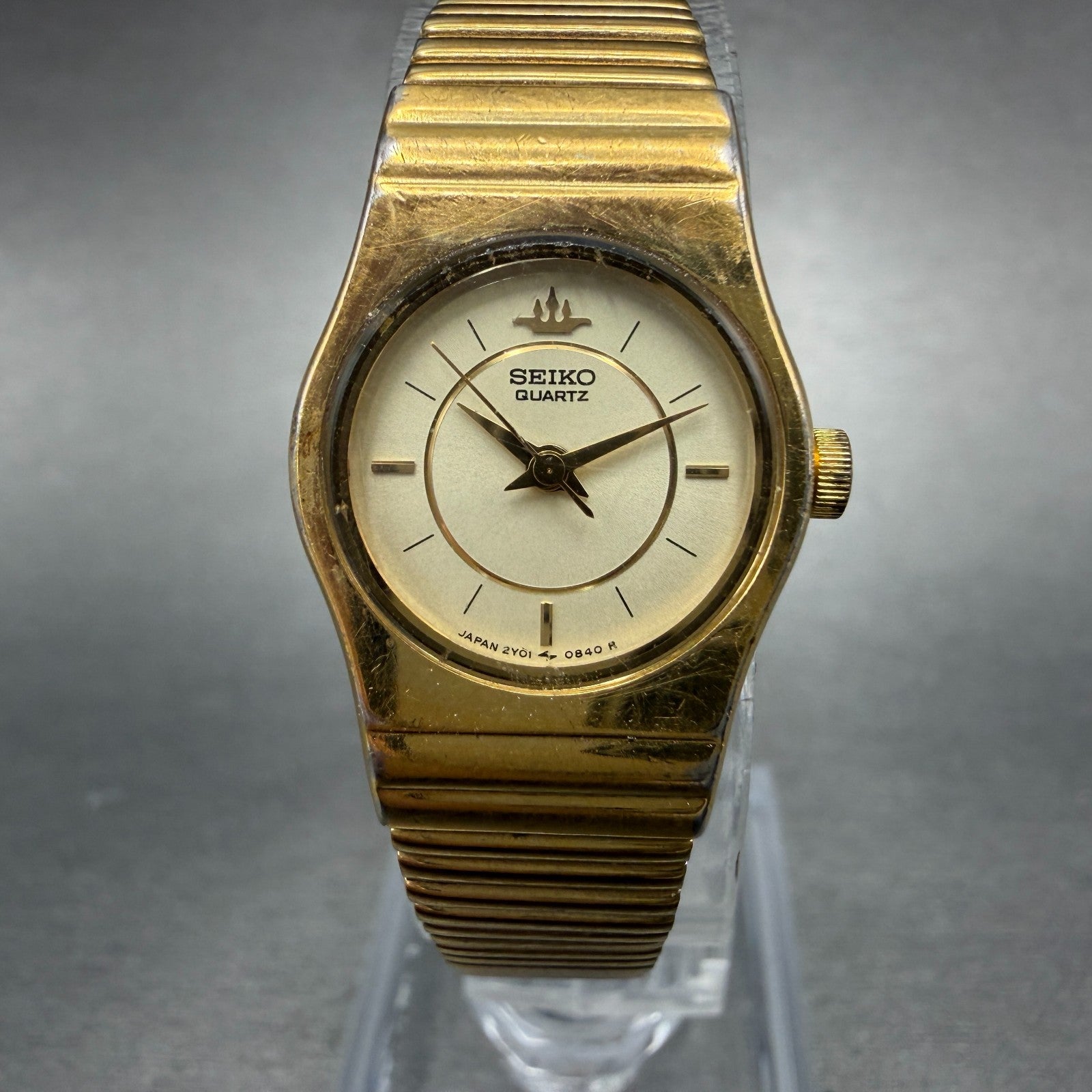 Seiko Watch Women 18mm Champagne Dial Gold Tone Round 2Y01-0140 New Battery0