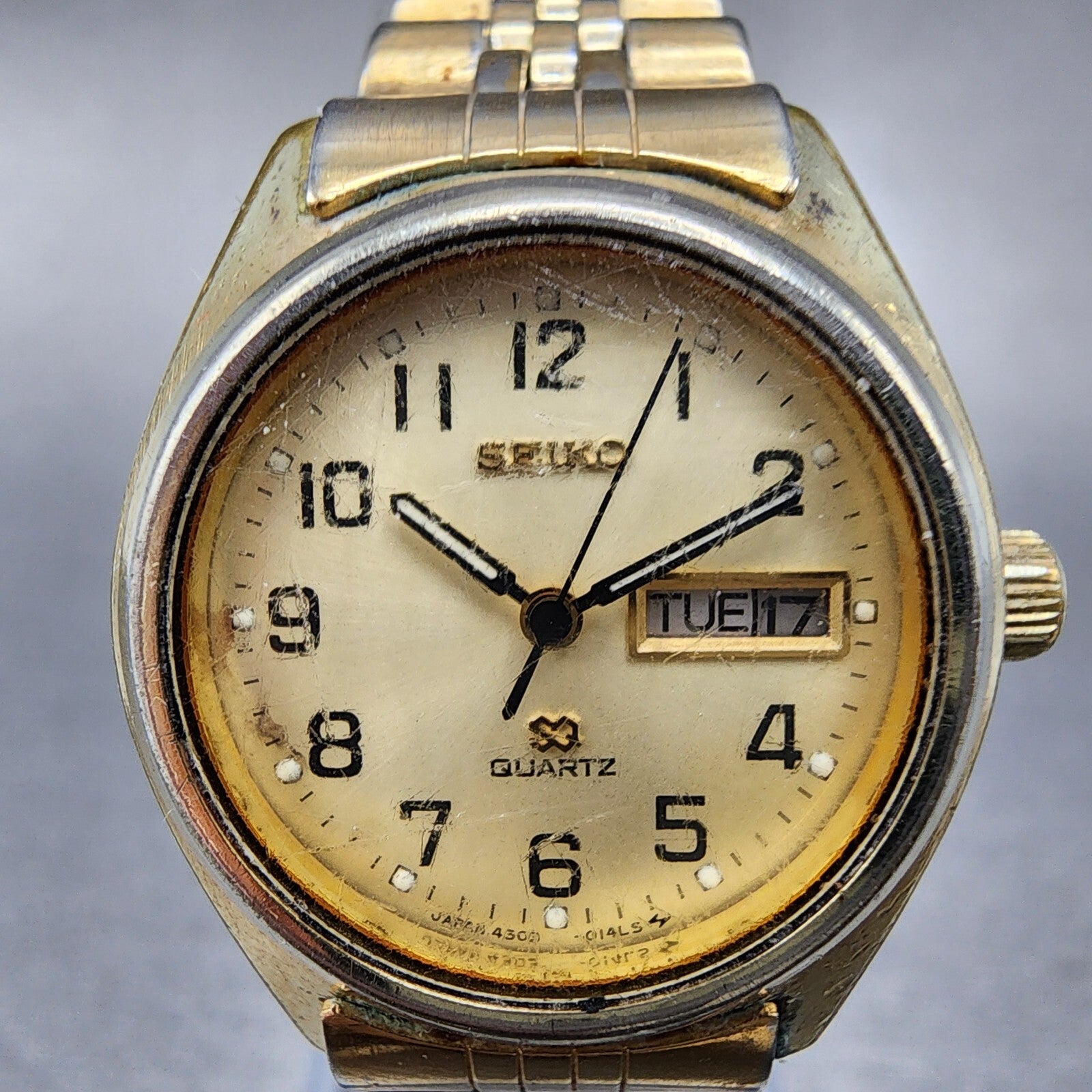 Seiko SQ Watch Women 25mm Champagne Dial Gold Dial Daydate 43030029 New Battery1