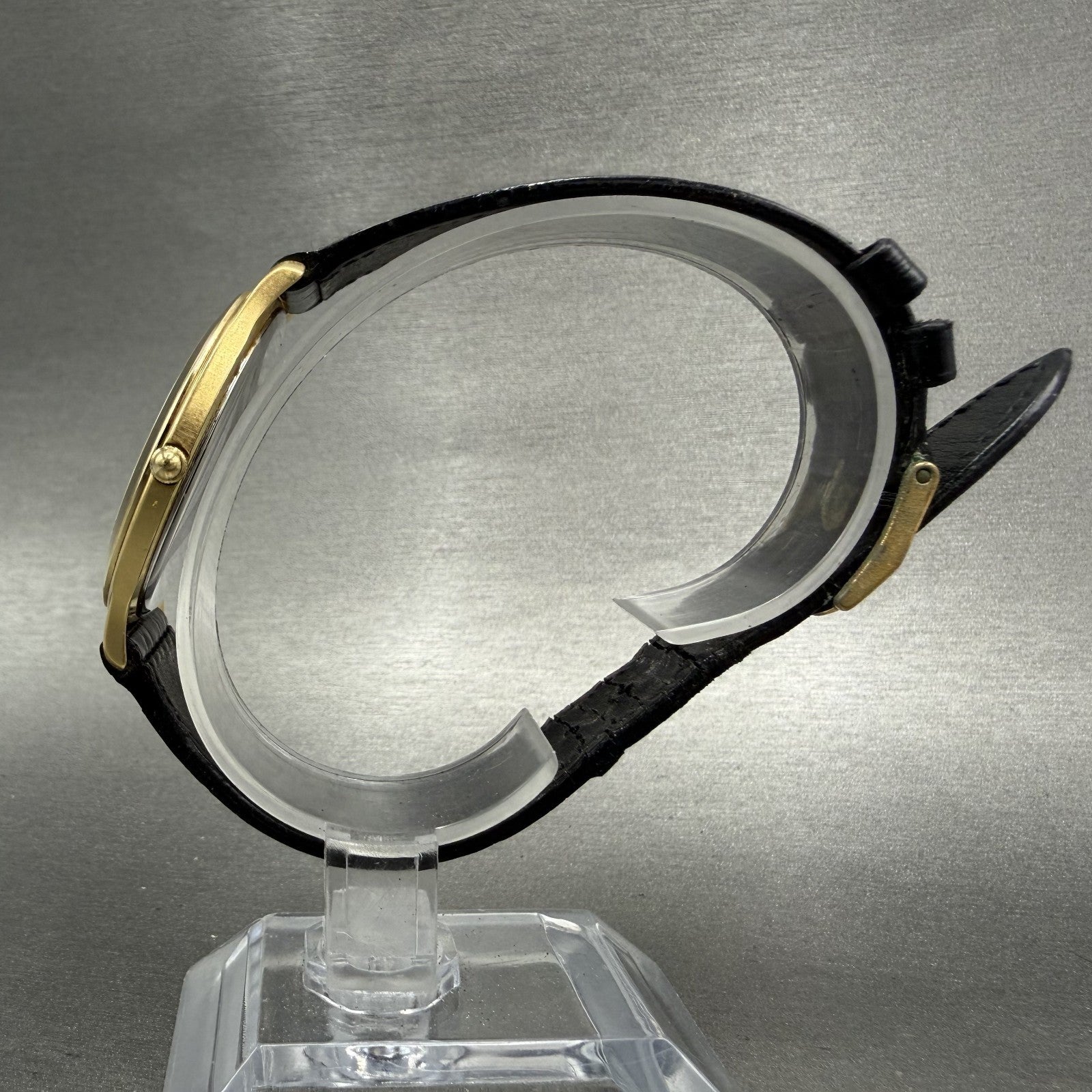 Movado Museum Watch Men 35mm Black Dial Gold Tone Round 87E40844 New Battery A6