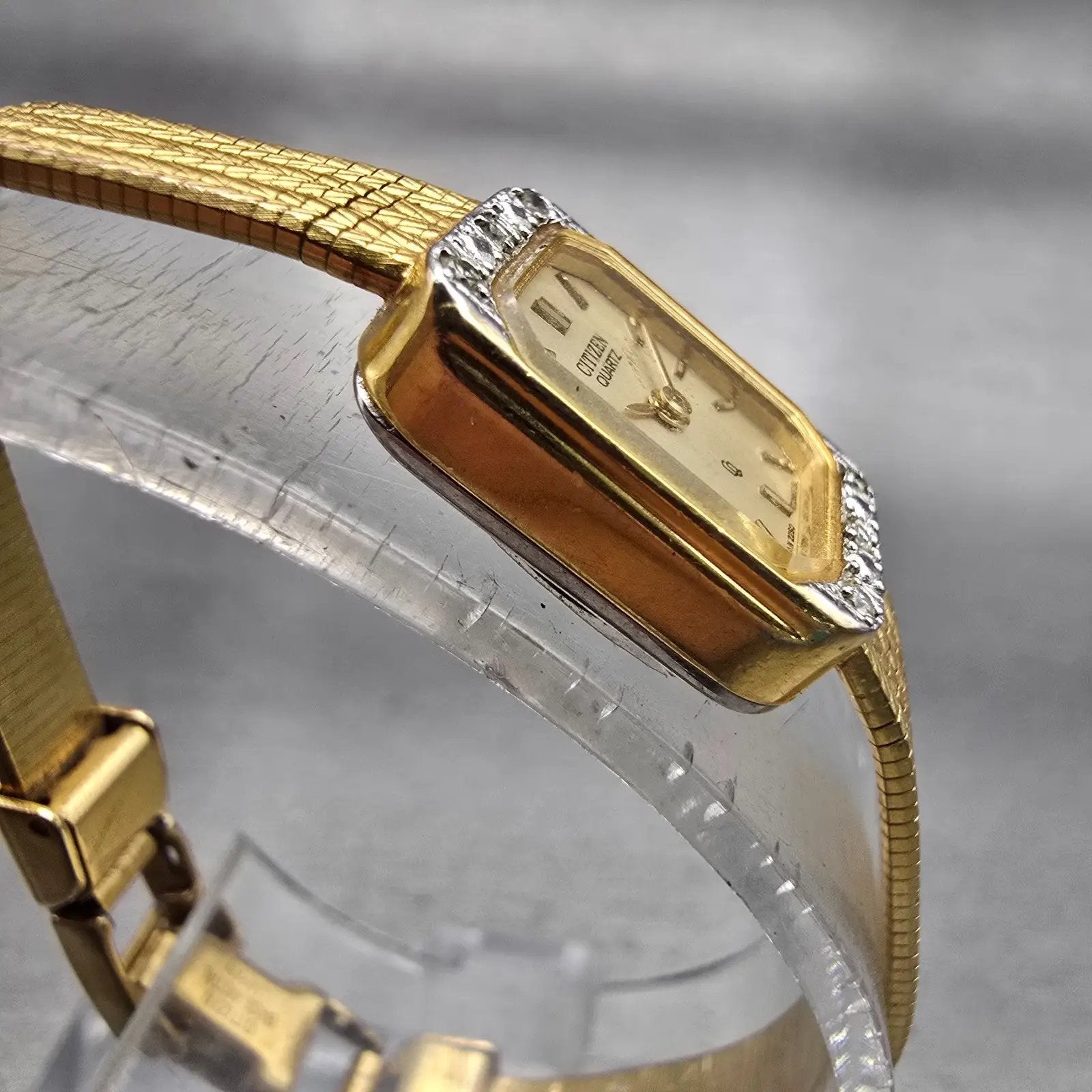 Citizen CQ Watch Women 12mm Gold Dial Gold Tone Gemmed Rectangle 2250 New Batt3