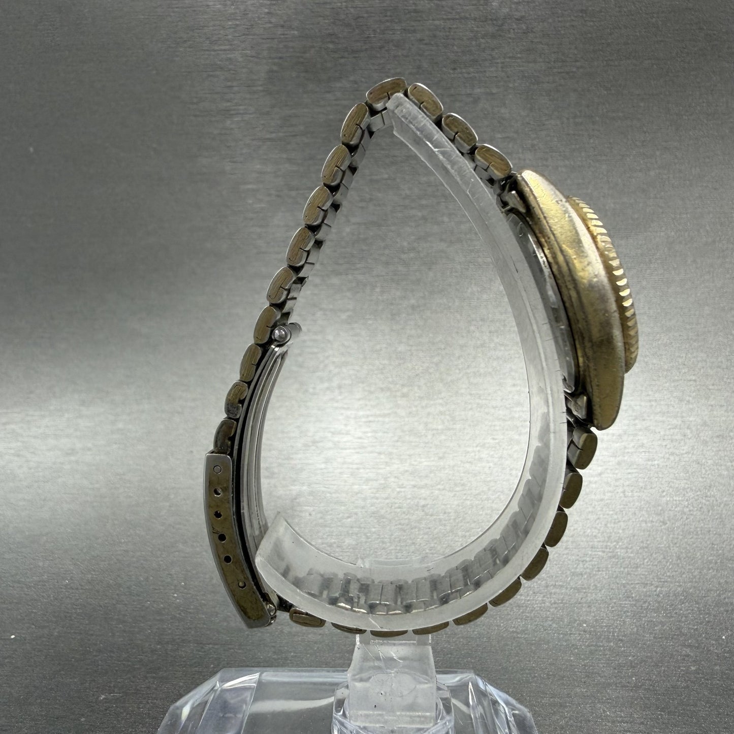 Seiko SQ Watch Women 25mm Champagne Dial Gold Tone Daydate 8523-0059 New Battery8