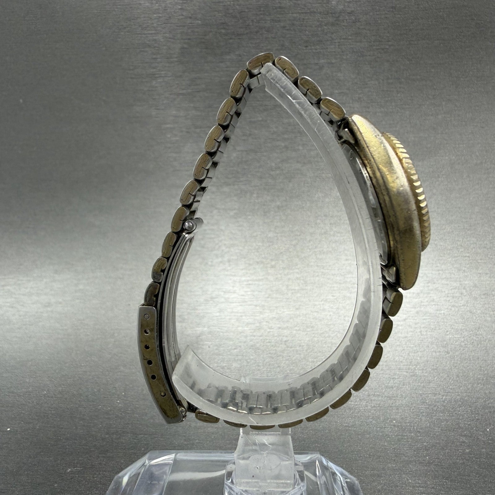 Seiko SQ Watch Women 25mm Champagne Dial Gold Tone Daydate 8523-0059 New Battery8