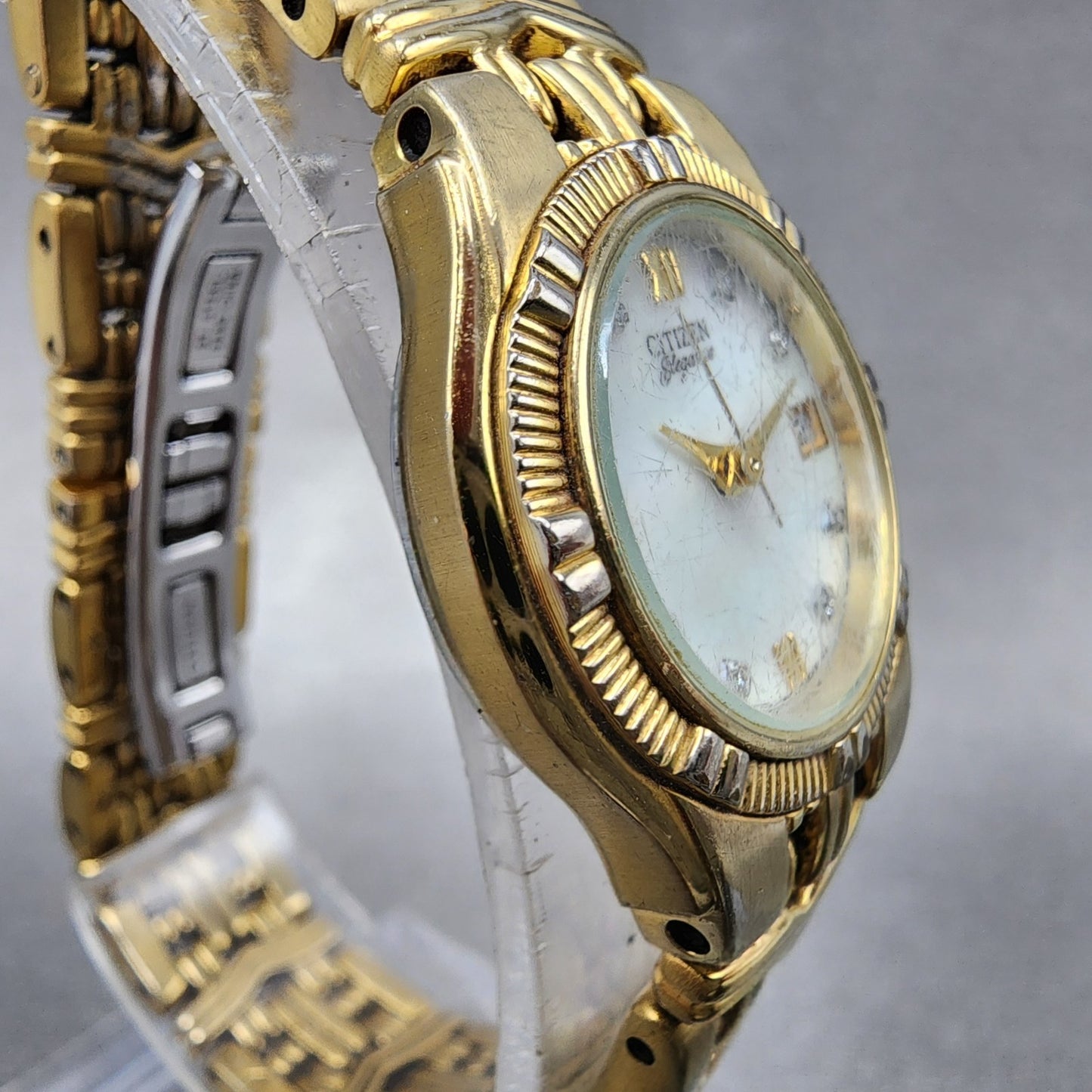 Citizen Elegance Watch Women 25mm MOP Dial Gold Tone Date Round New Battery3