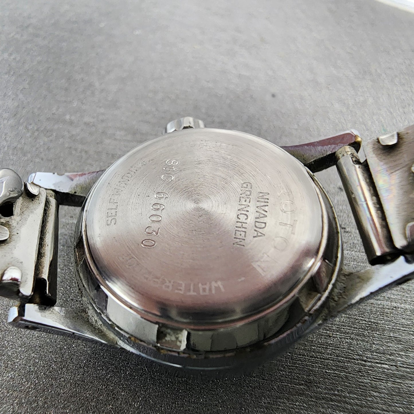 Croton Nivada Grenchen Aquamatic Watch Women 22mm Cream Dial Silver Tone Runs8