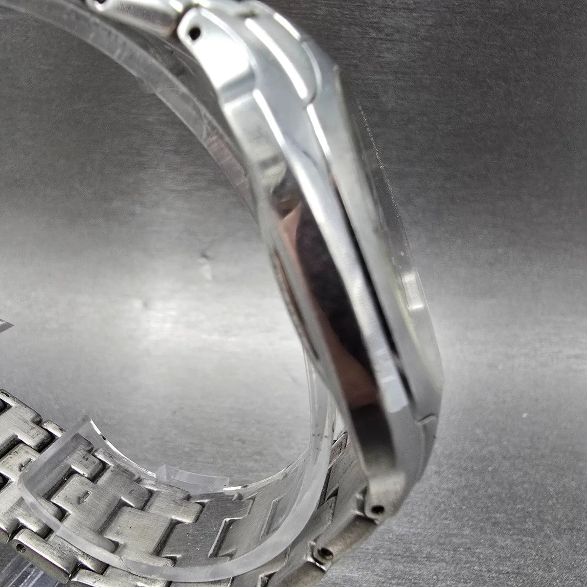 Citizen Eco-Drive Watch Men 39mm Silver Dial Silver Tone Date E111-S022240 RunsA3