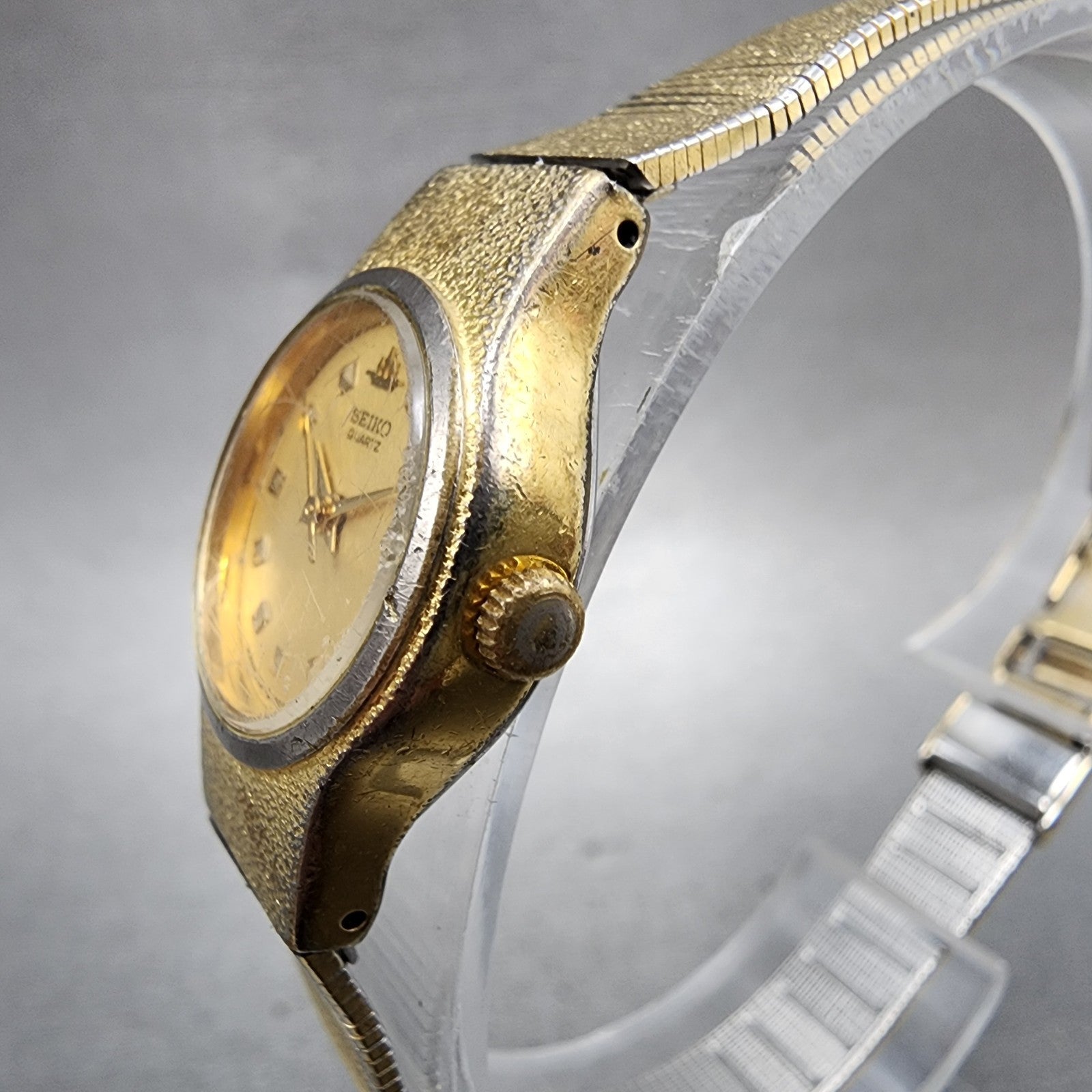 Seiko Watch Women 20mm Champagne Dial Gold Tone Round 8Y210020 New Battery2
