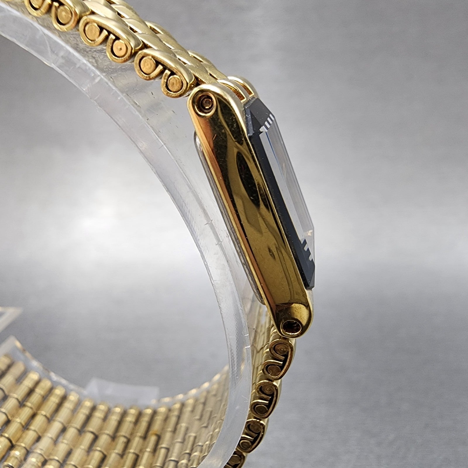 Citizen Elegance CQ Tank Watch Women 14mm Black Dial Gold Tone New Battery3