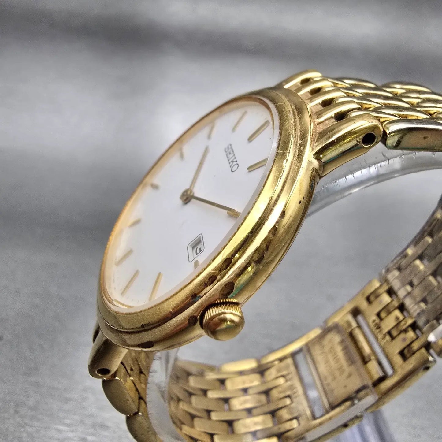 Seiko Watch Men 33mm White Dial Gold Tone Date Round V739-0A59 New Battery VTG2