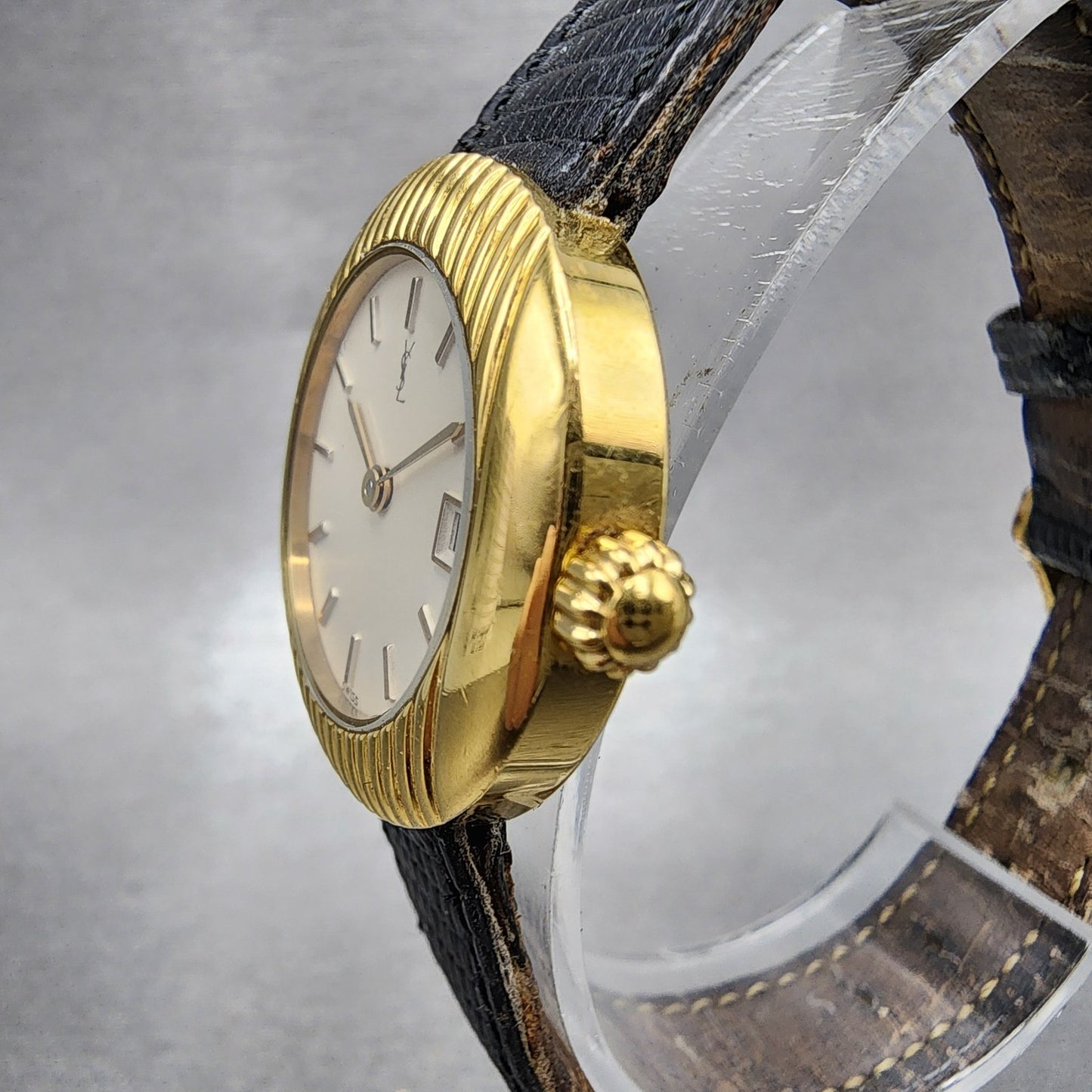 Yves Saint Laurent Watch Women 28mm Cream Dial Gold Tone Date Round New Battery2