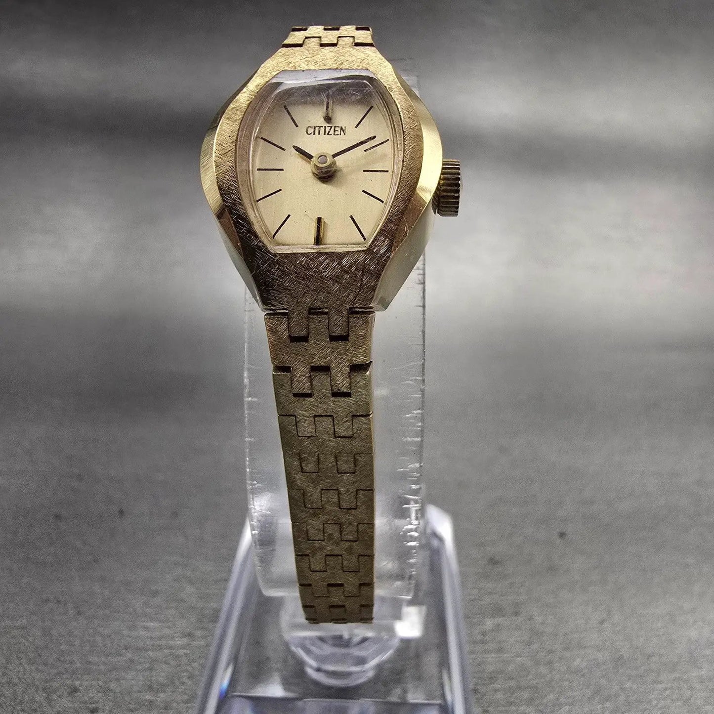 Citizen Watch Women 18mm Gold Dial Gold Tone Oval 4-152921 Manual Wind Works VTG5