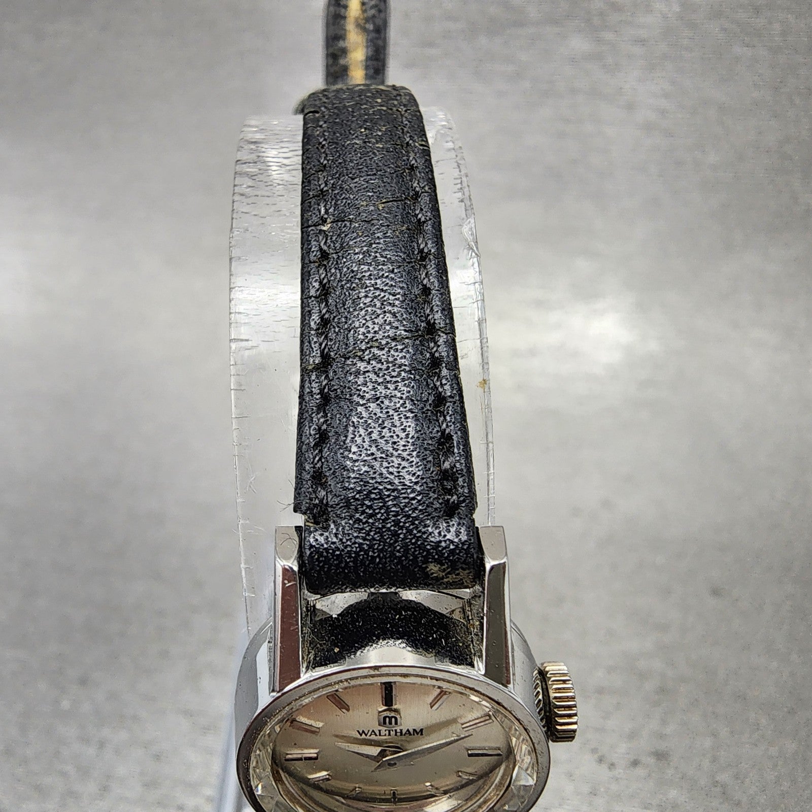 Waltham Watch Women 18mm Silver Dial Silver Tone Round Manual Wind Runs VTG4