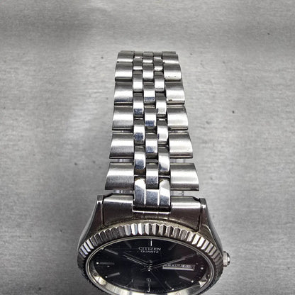 Citizen CQ Watch Men 35mm Gray Dial Silver Tone Daydate 6100-R01037 New Battery4