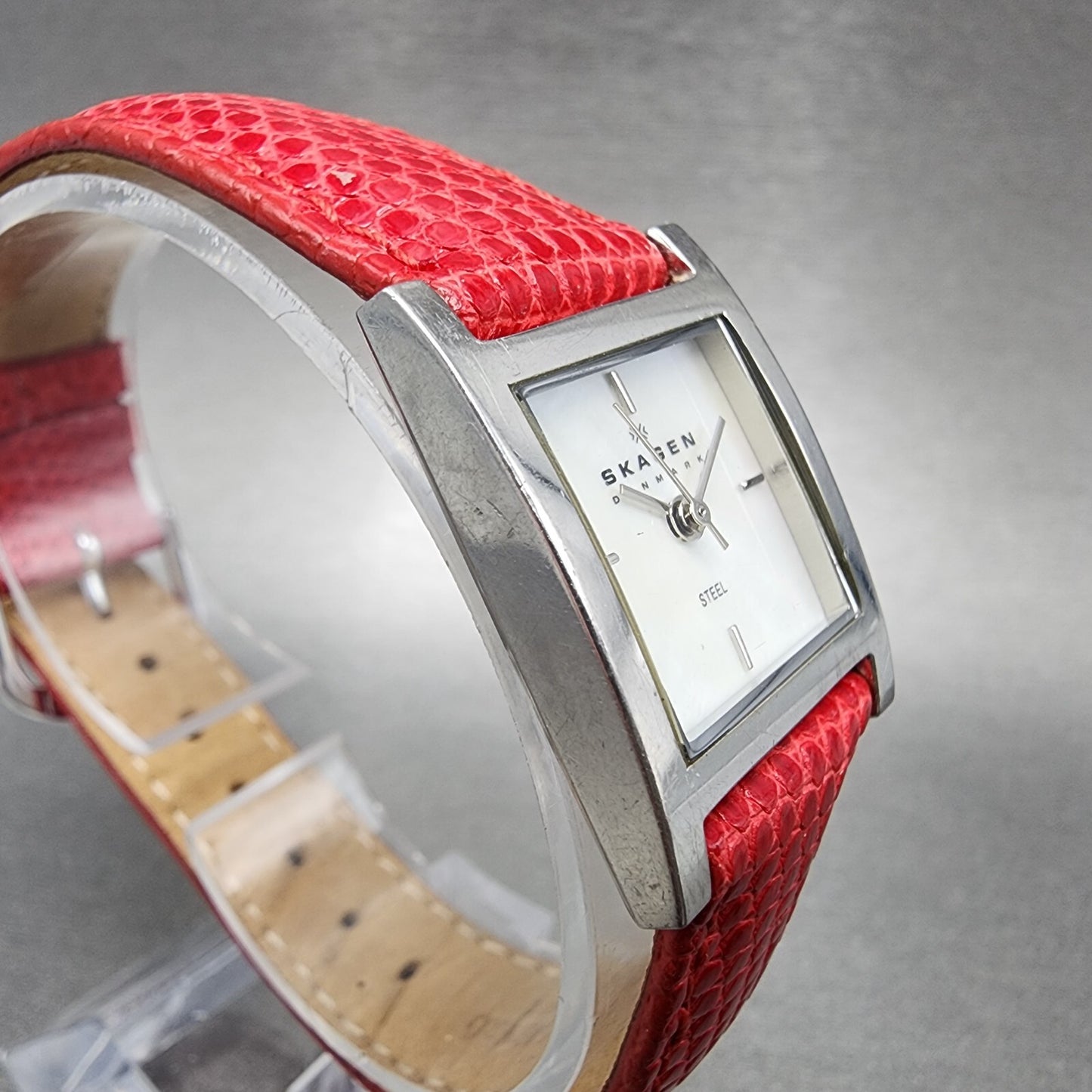 Skagen Tank Watch Women 21mm Mop Dial Silver Tone Rectangle 528SSLP4 New Batt3