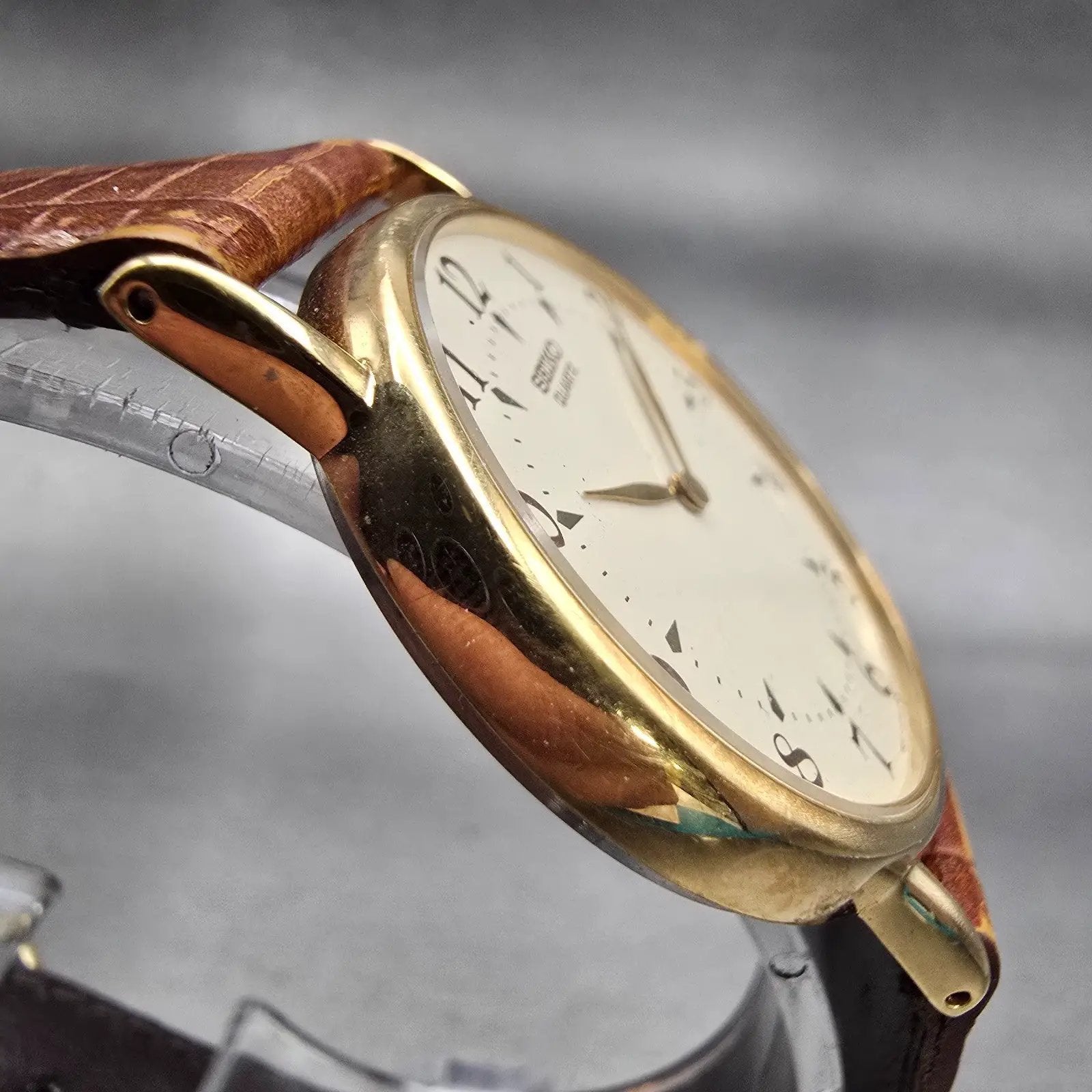 Seiko Watch Men 32mm Cream Dial Gold Tone Round 5Y30-7009 New Battery Vintage3