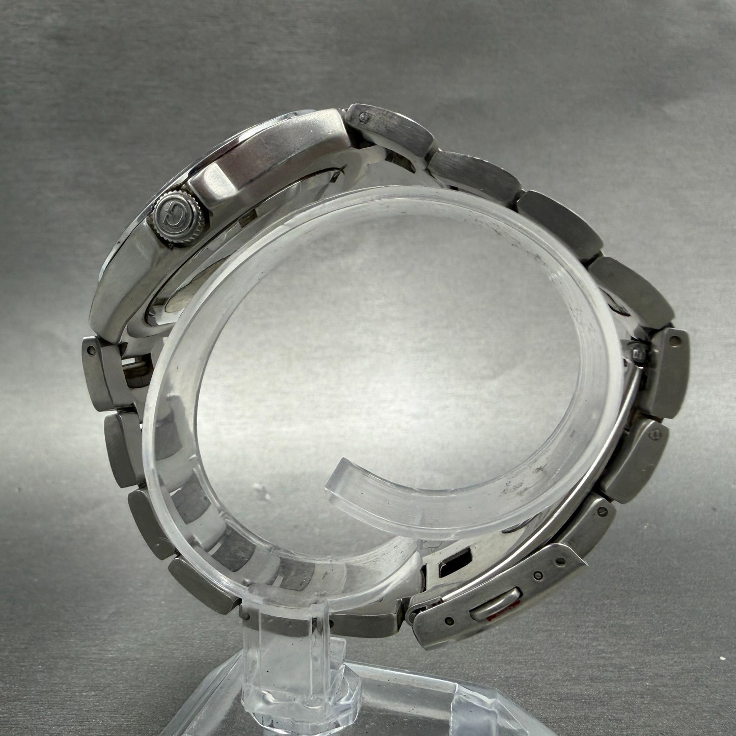 Guess Water Pro Watch Men 37mmm Silver Dial Silver Tone Round P177GL New Battery6