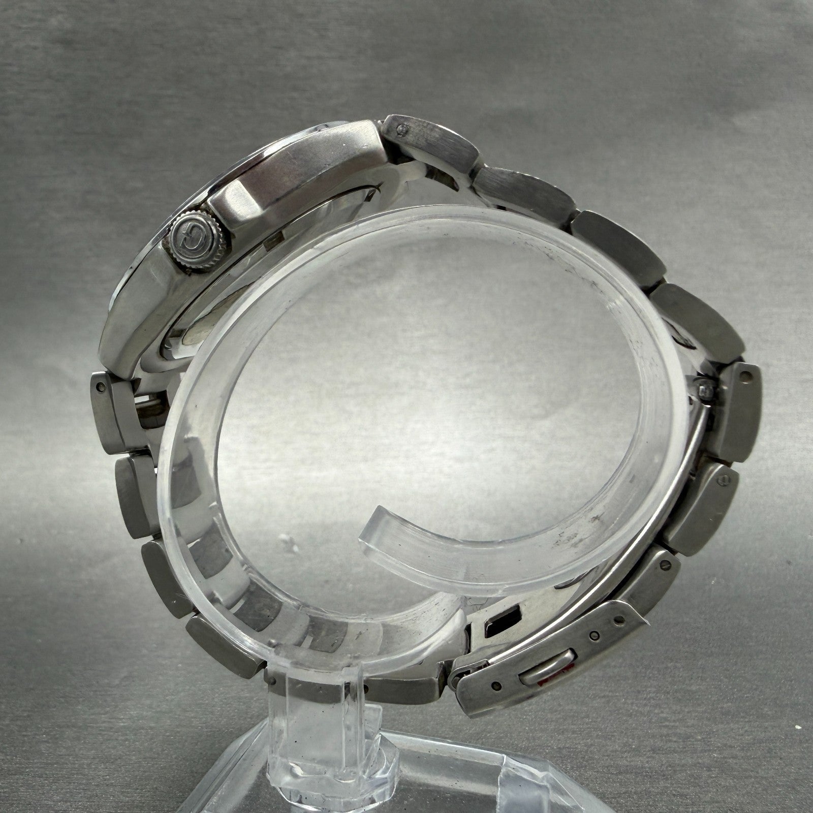 Guess Water Pro Watch Men 37mmm Silver Dial Silver Tone Round P177GL New Battery6