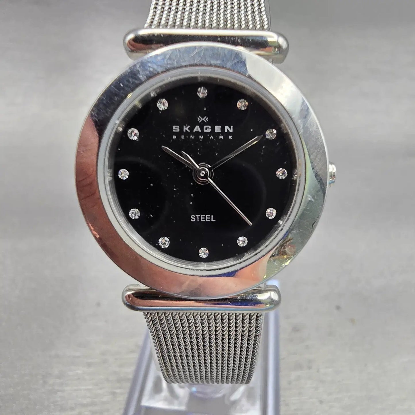 Skagen Watch Women 25mm Black Dial Silver Tone Round 107SSSBD New Batt0