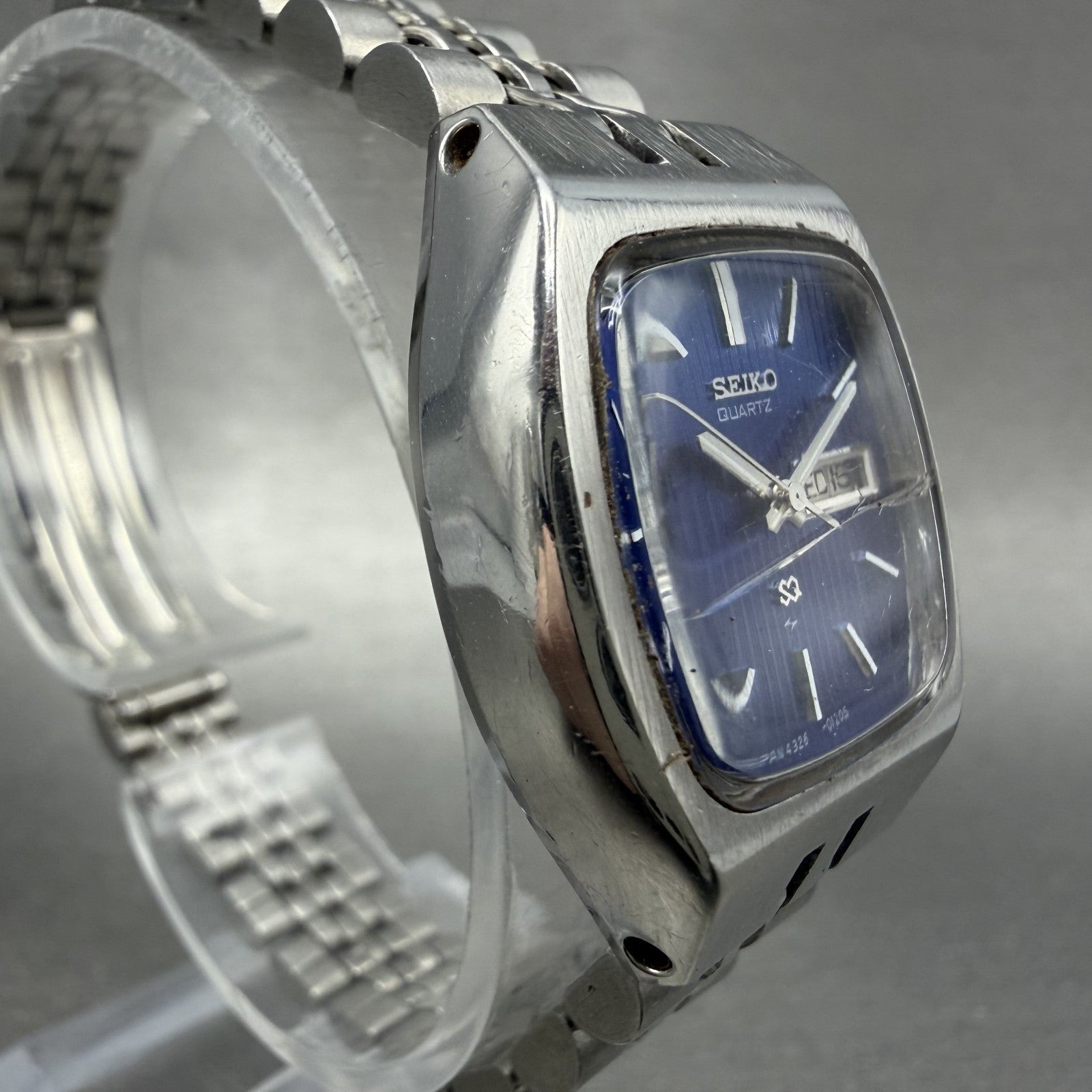 Seiko SQ Watch Women 25mm Blue Dial Silver Tone Daydate 43265029 New Battery3