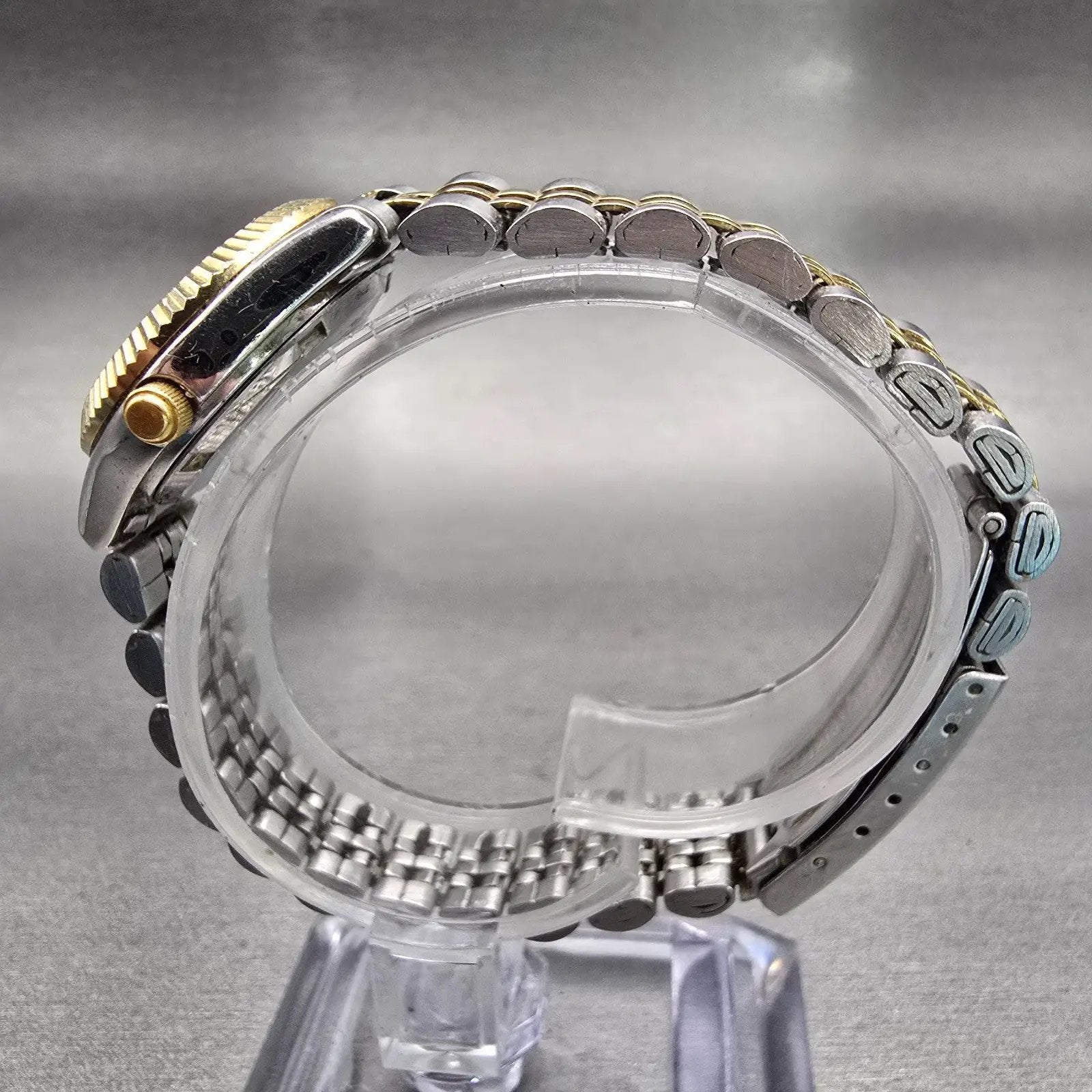 Citizen CQ Watch Women 25mm Silver Dial Two Tone Daydate 1002-R15119 New Battery6