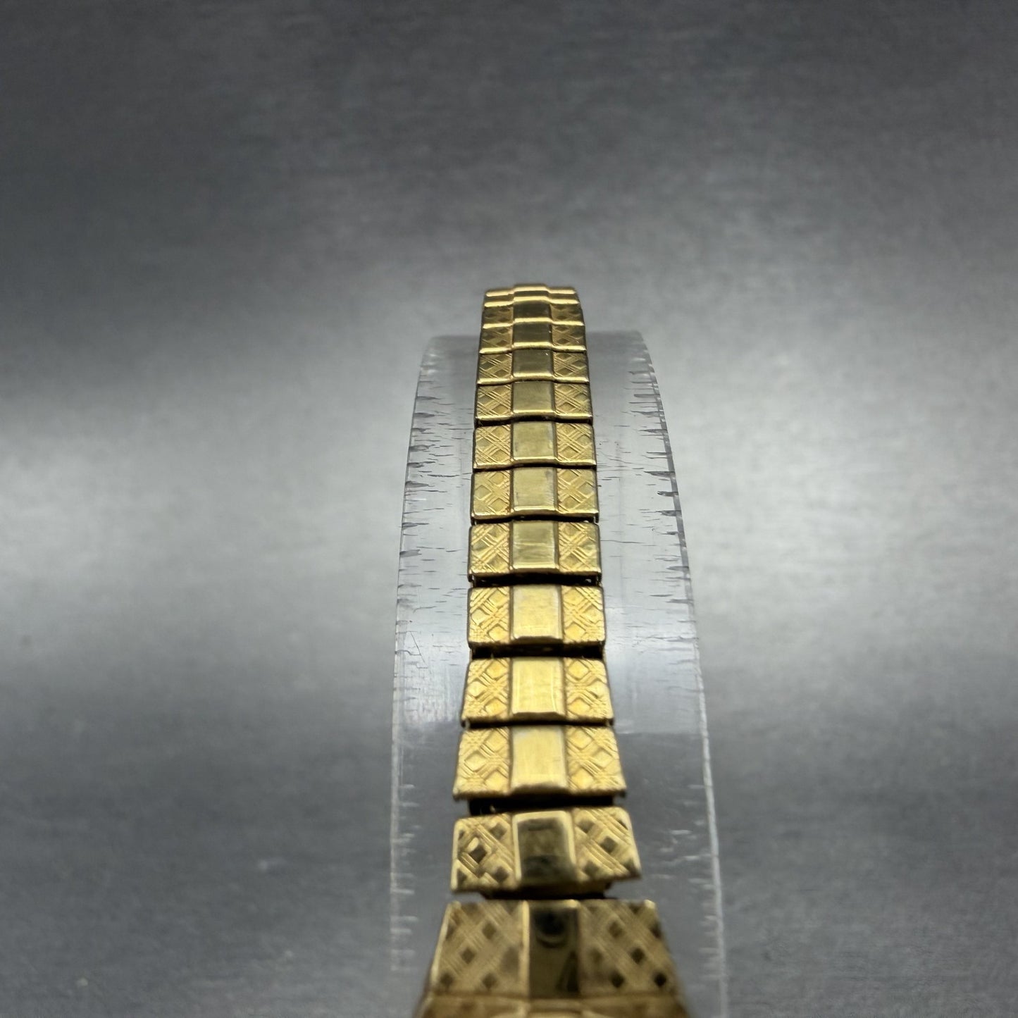 Citizen Watch Women 17mm Champagne Dial Gold Tone Oval 5920-S96494 New Batt4