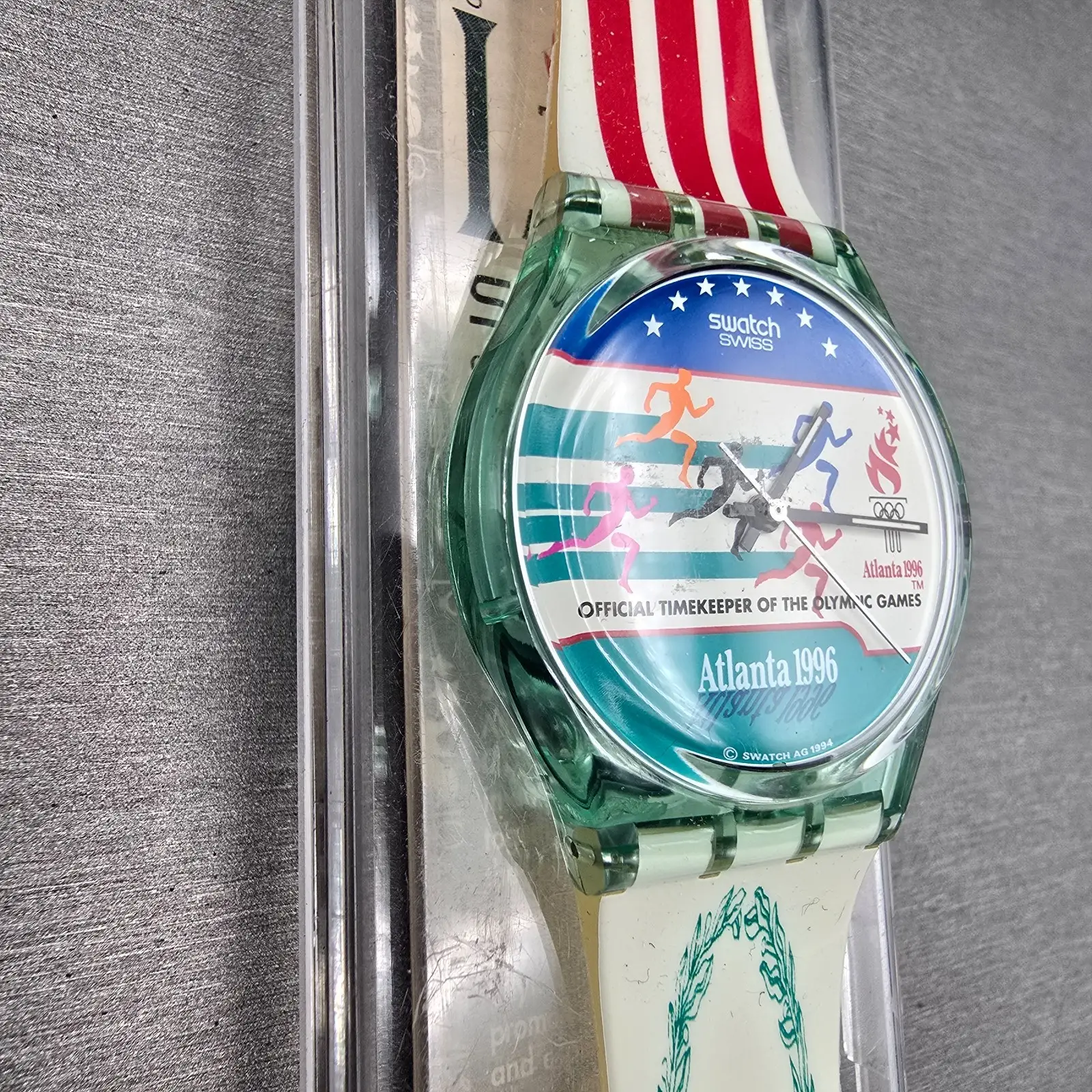 Swatch ATLANTA LAURELS Watch Men 34mm Green Dial Green Case GZ145 New Battery3