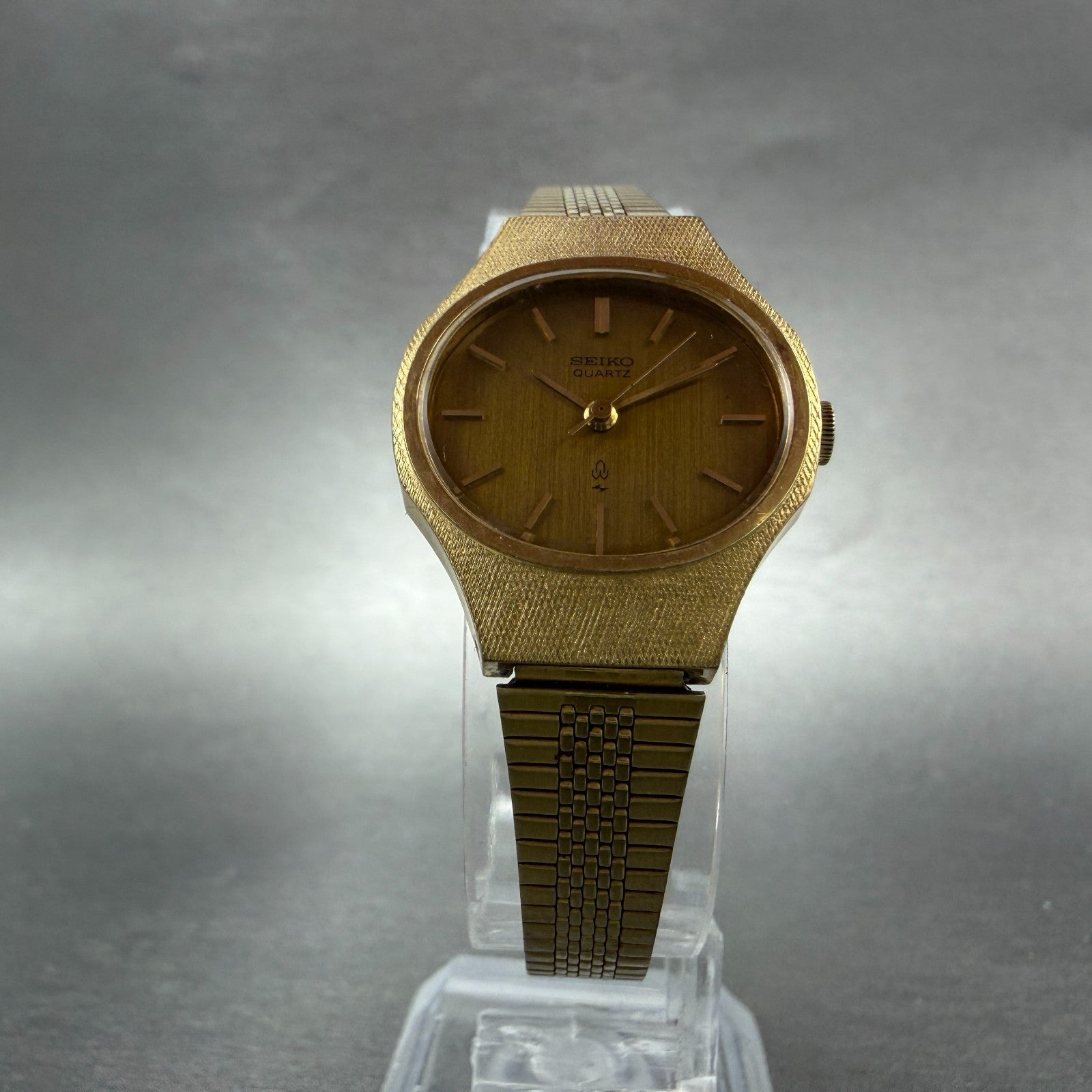Seiko Watch Women 23mm Champagne Dial Gold Tone Round 2621-5090 New Battery5