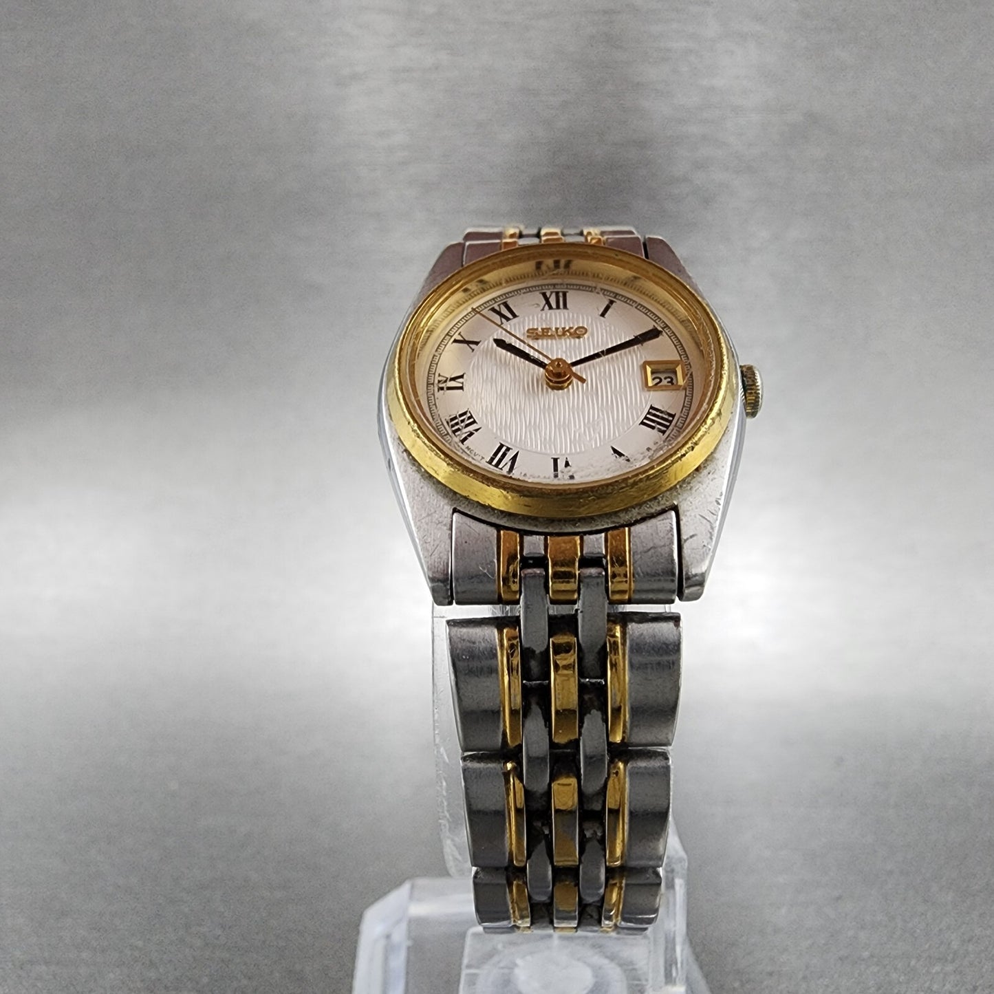 Seiko Watch Women 24mm White Dial Two Tone Date Round 7N826001 New Battery5