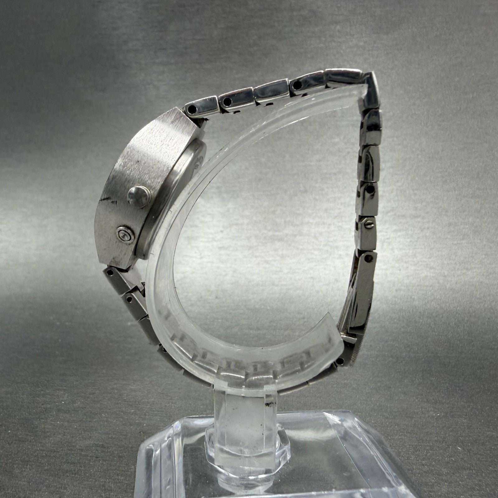 Hamilton Red Led Watch Women 24mm Digital Silver Tone Oval 992976 PARTS7