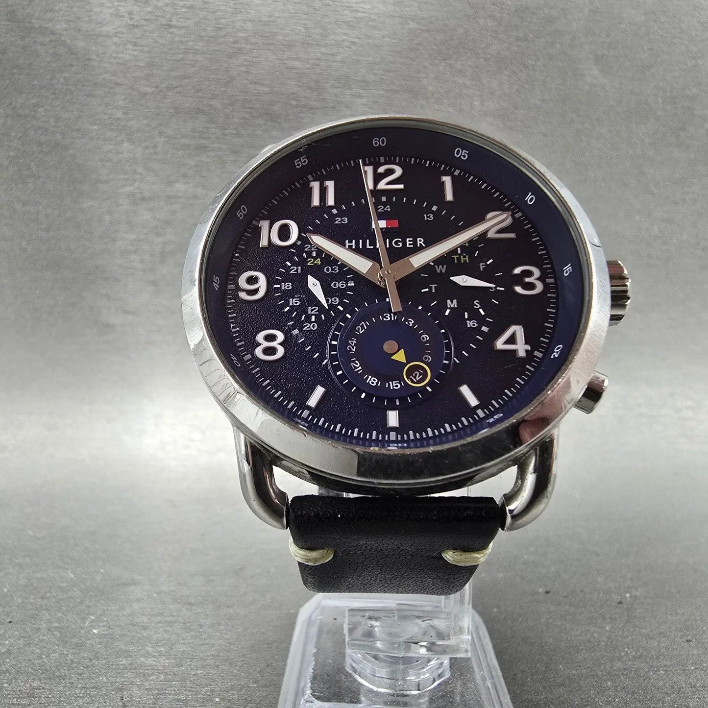 Tommy Hilfiger Briggs Watch Men 46mm Blue Dial Steel Daydate Round New Battery5