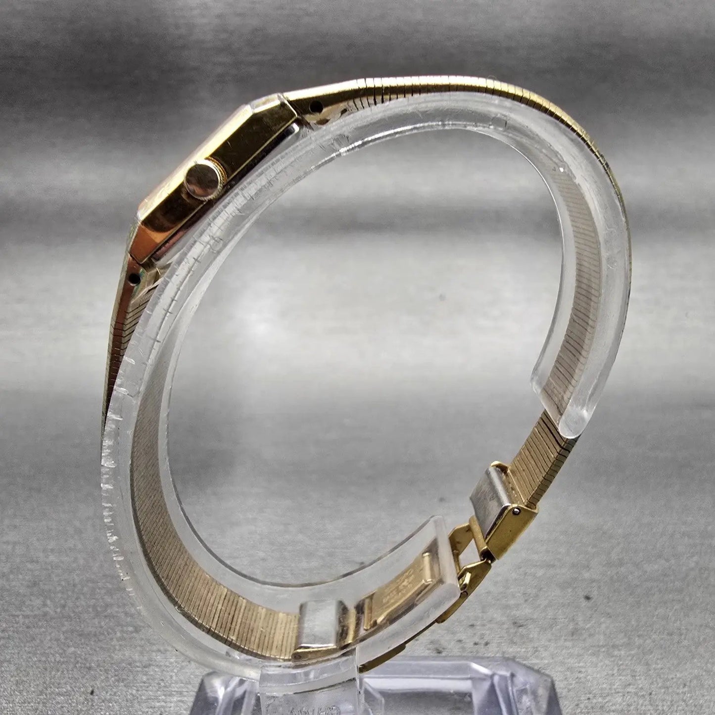 Seiko Watch Women 12mm Gold Dial Gold Tone Rectangle 2E20-5029 New Battery VTG6