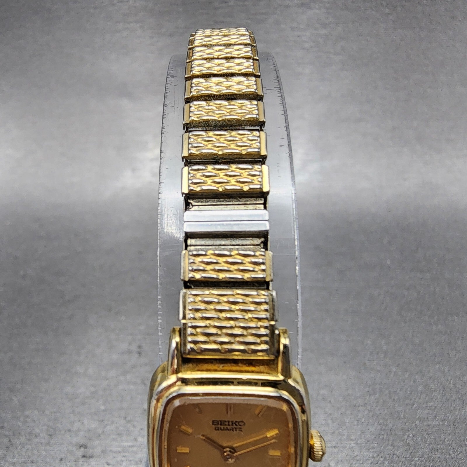 Seiko Watch Women 17mm Gold Dial Gold Tone Rectangle 2Y005B49 New Battery4