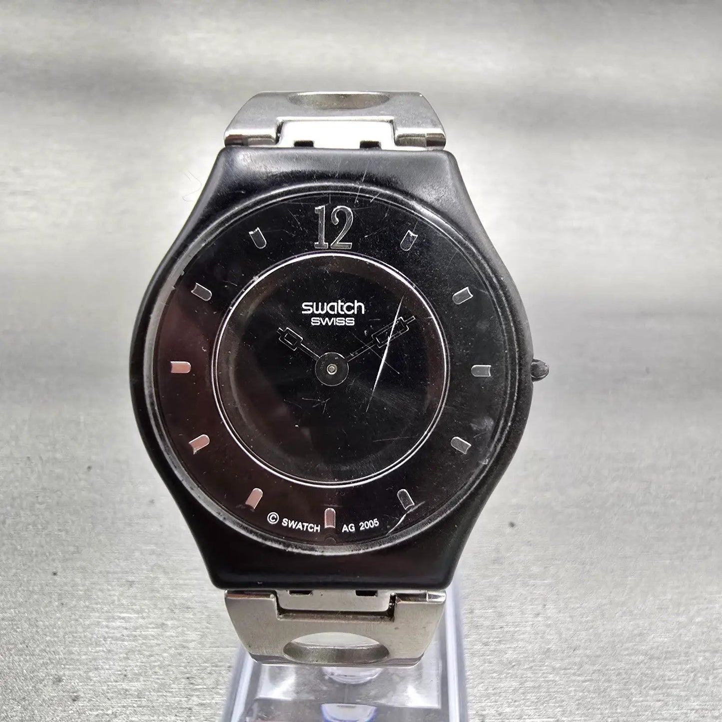 Swatch Skin SIMPLE LIFE Watch Women Black Dial Black Case Round SFK111G New Batt0