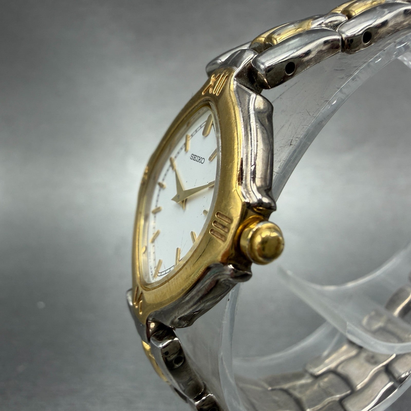 Seiko Watch Women 22mm White Dial Two Tone Oval 1n00-6e99 New Battery Vintage 6Y2