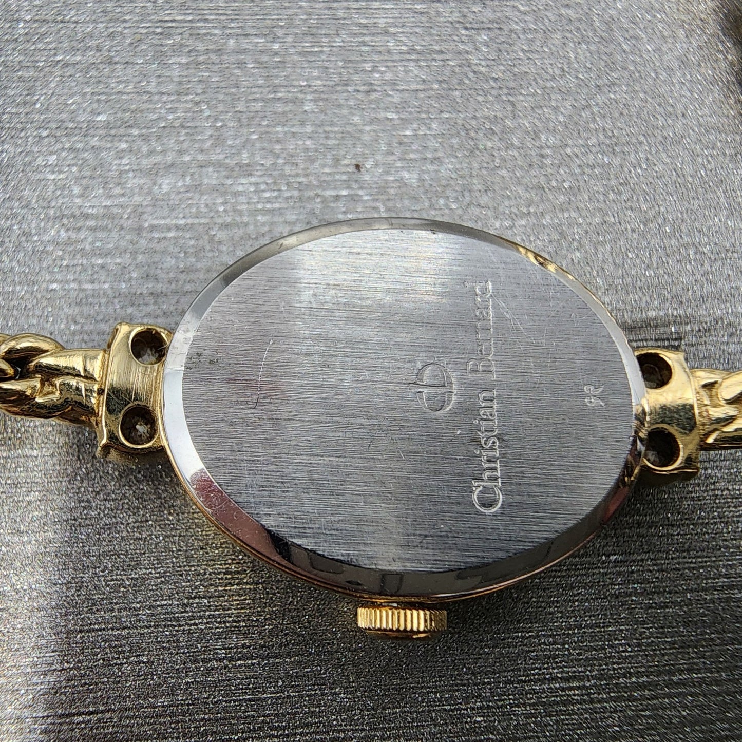 Christian Bernard Watch Women 16mm Cream Dial Gold Tone Oval READ!!! New Batt9